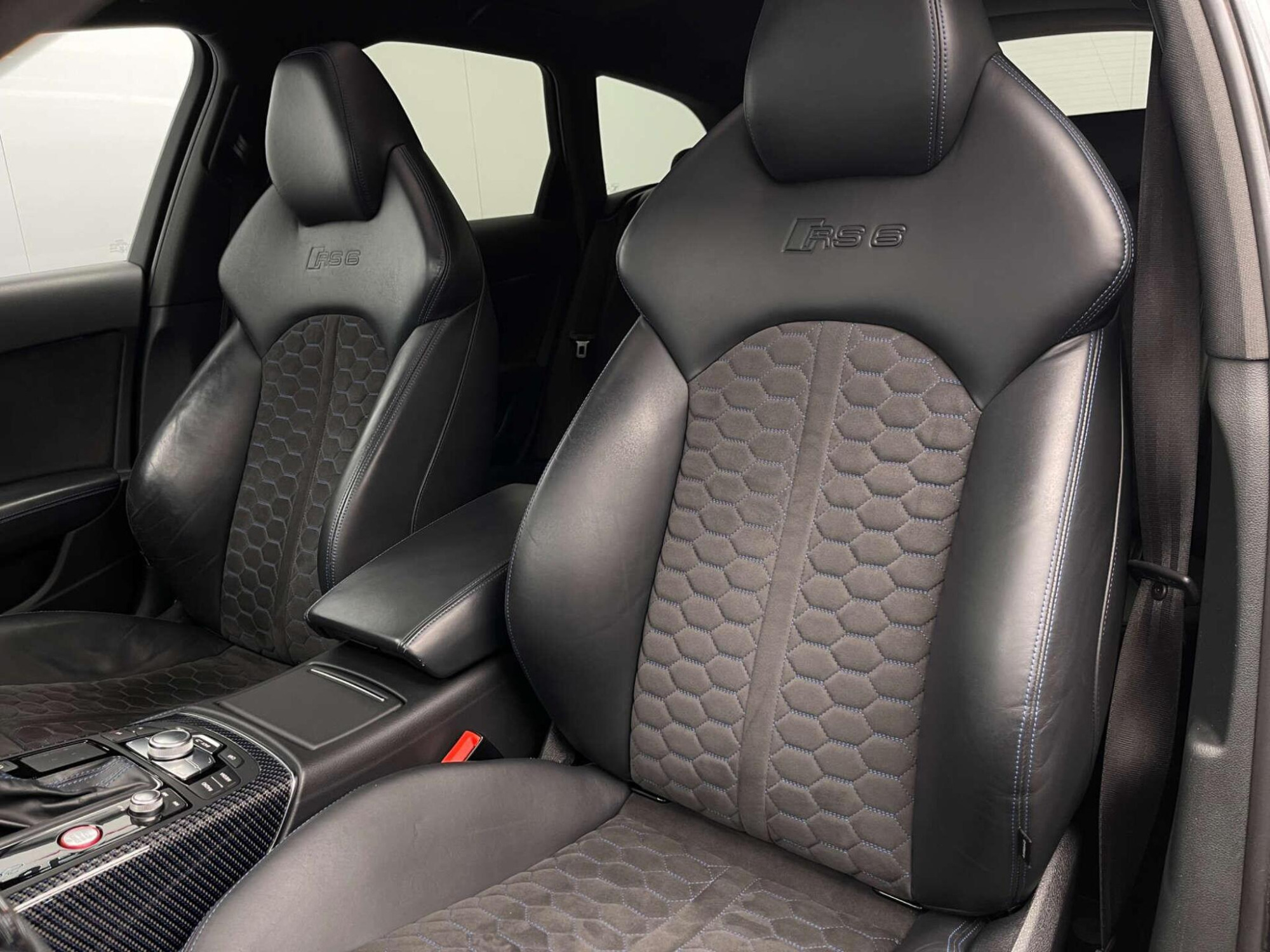 2018 Audi RS6 AVANT image 35