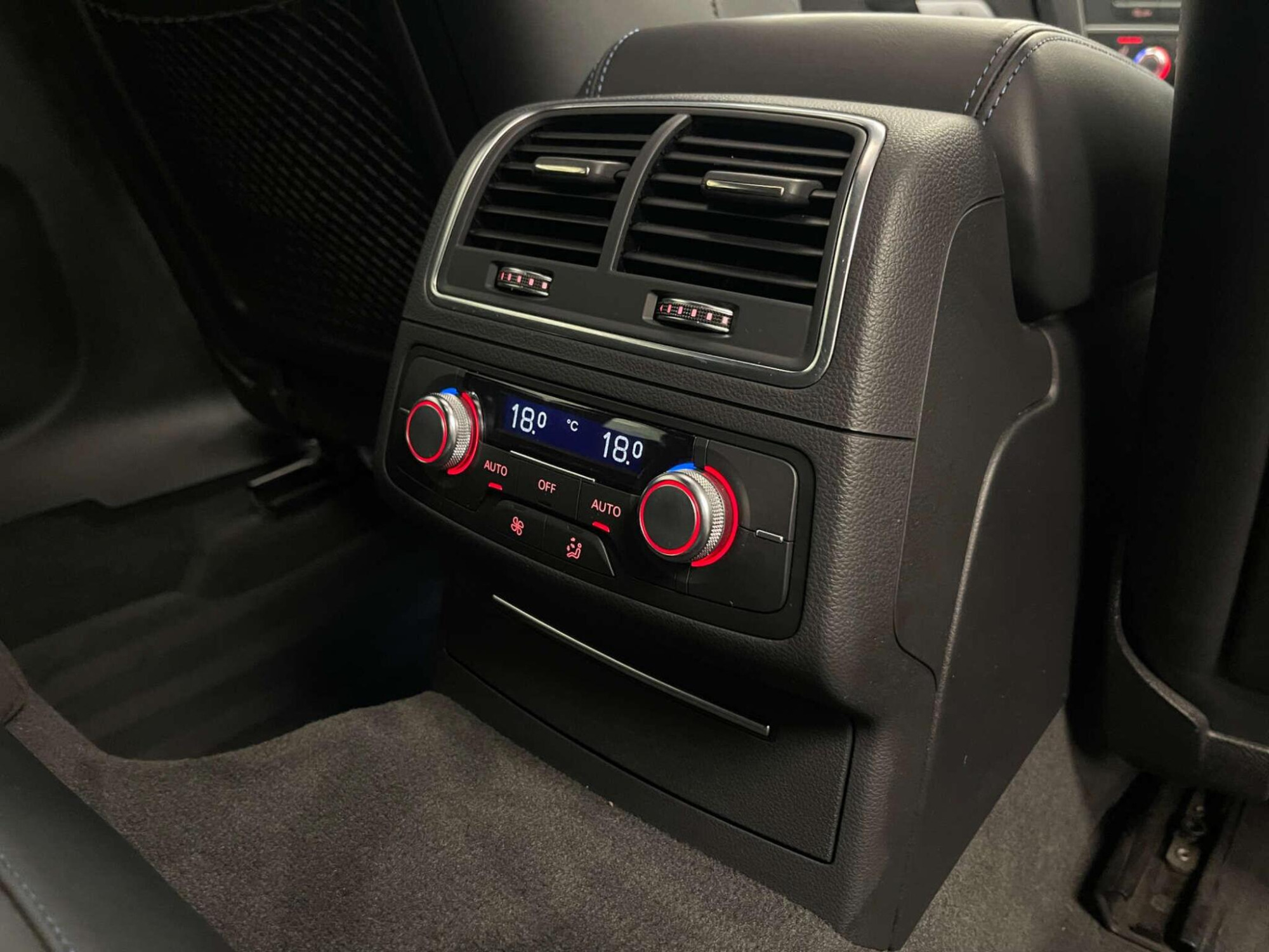 2018 Audi RS6 AVANT image 37