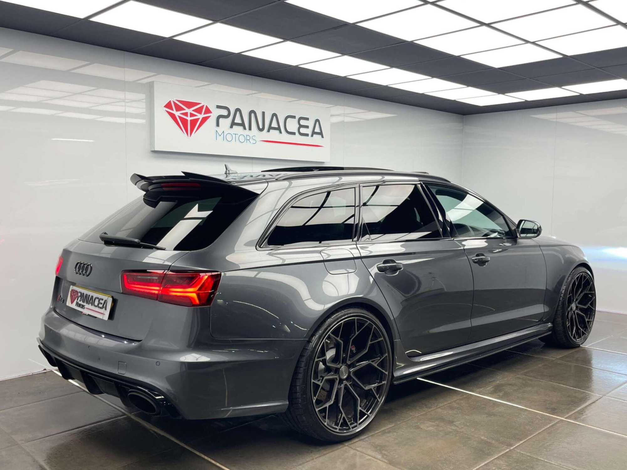 2018 Audi RS6 AVANT image 6