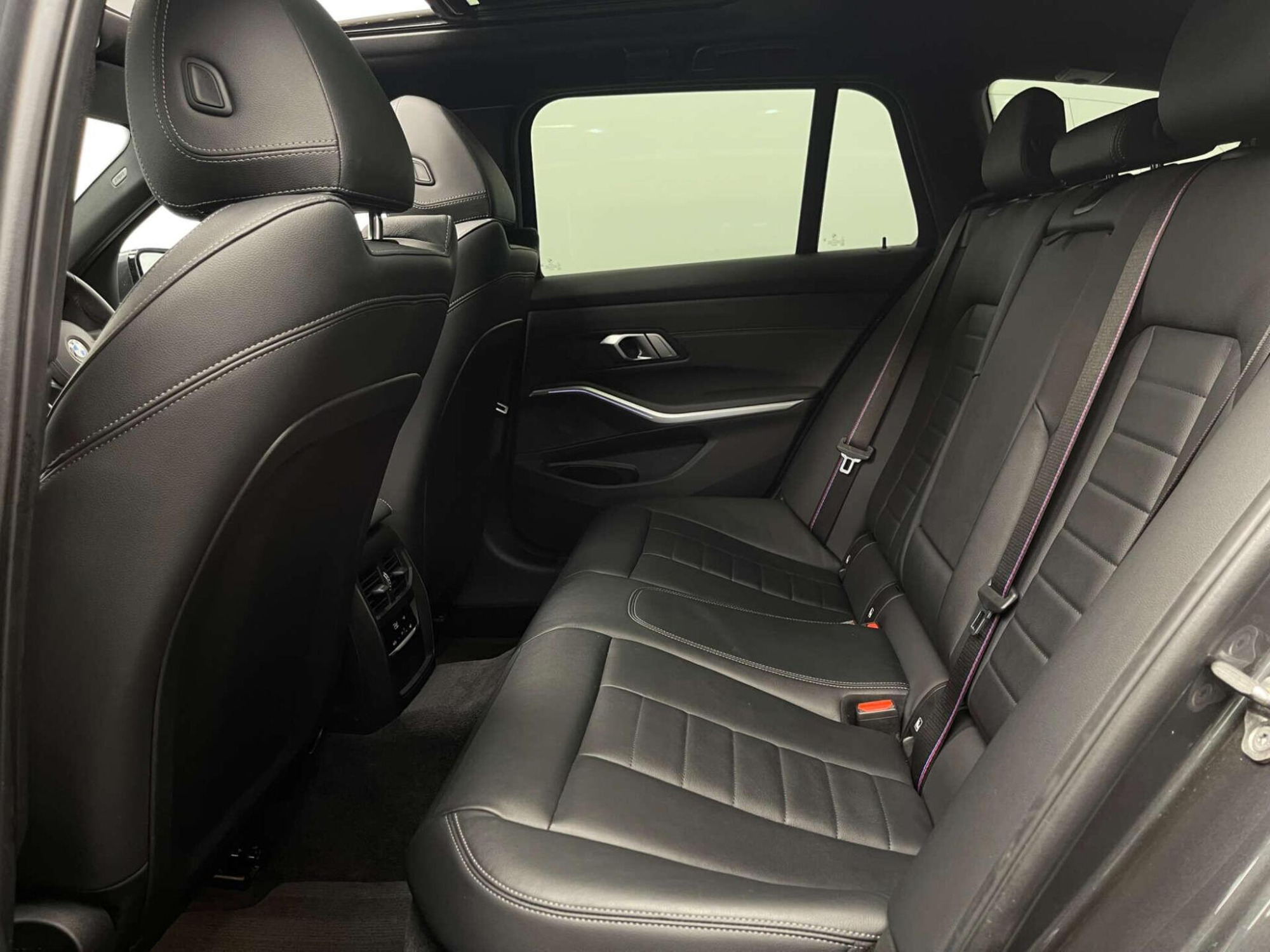 2021 BMW 3 SERIES image 30