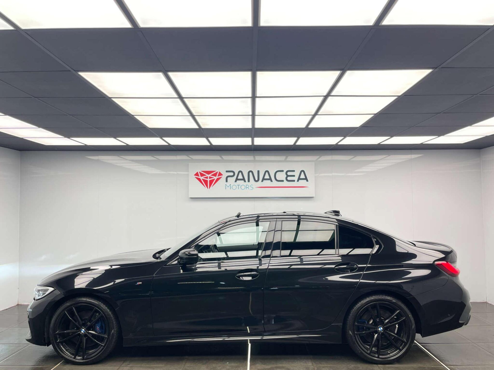 2020 BMW 3 SERIES image 11