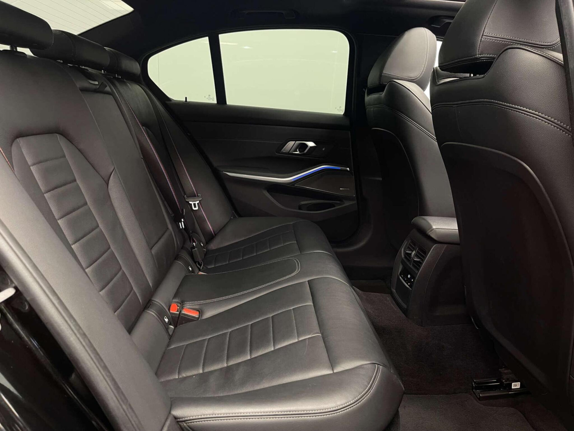 2020 BMW 3 SERIES image 19