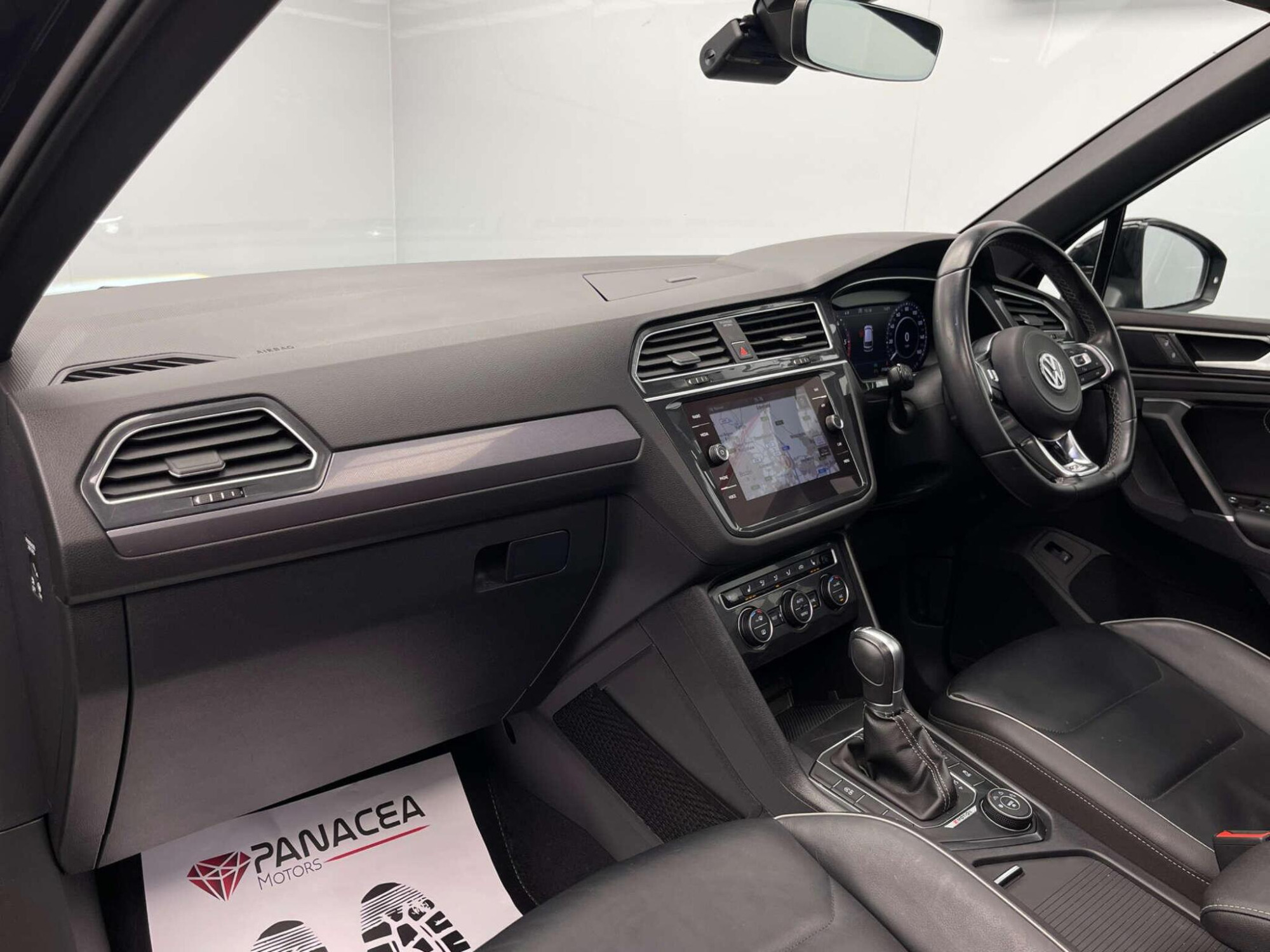 2017 Volkswagen TIGUAN image 42