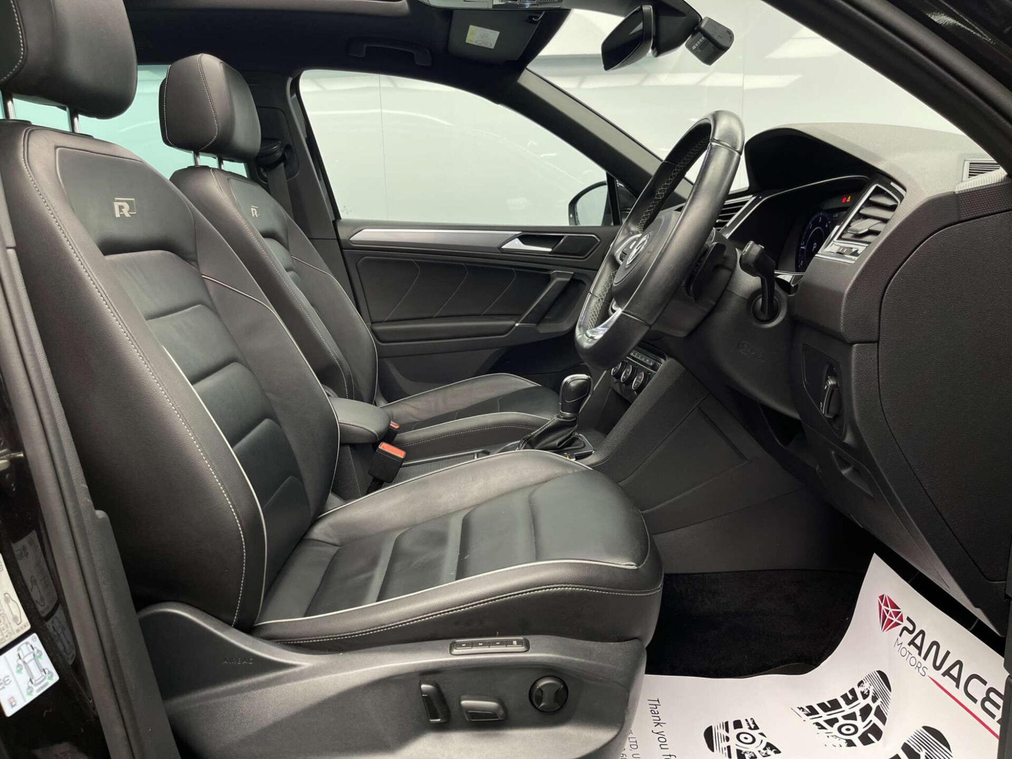 2017 Volkswagen TIGUAN image 11
