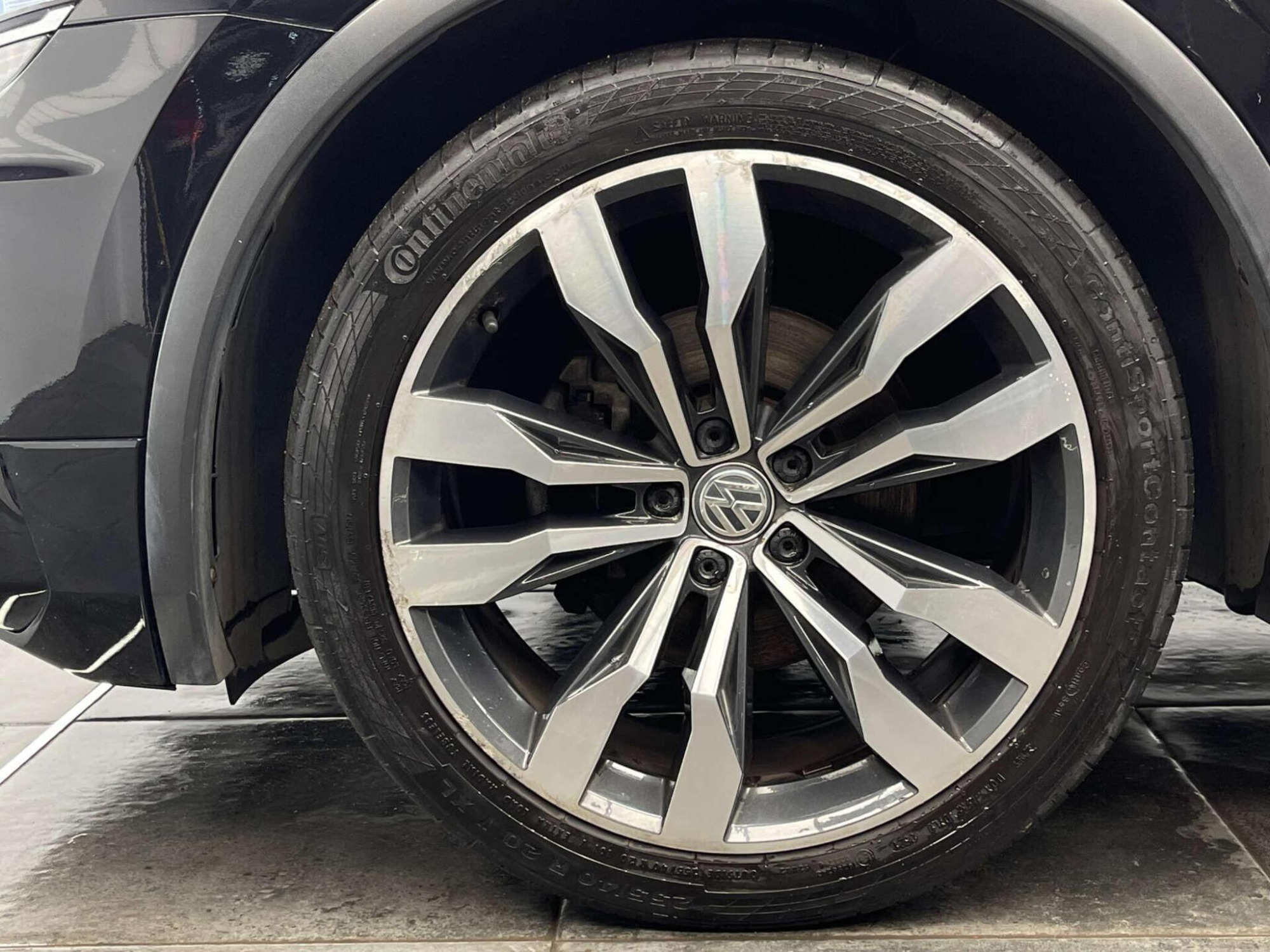2017 Volkswagen TIGUAN image 32