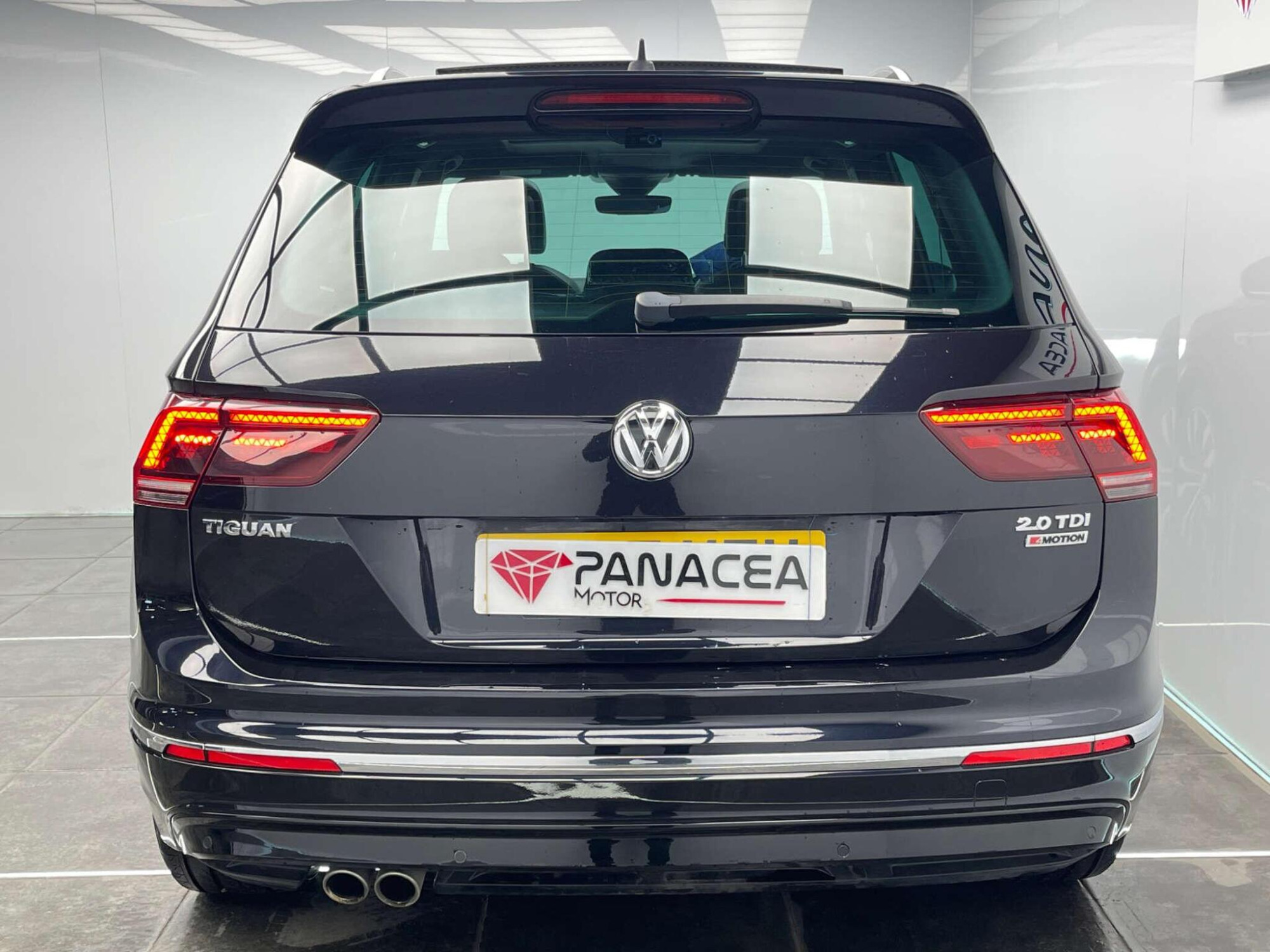 2017 Volkswagen TIGUAN image 38
