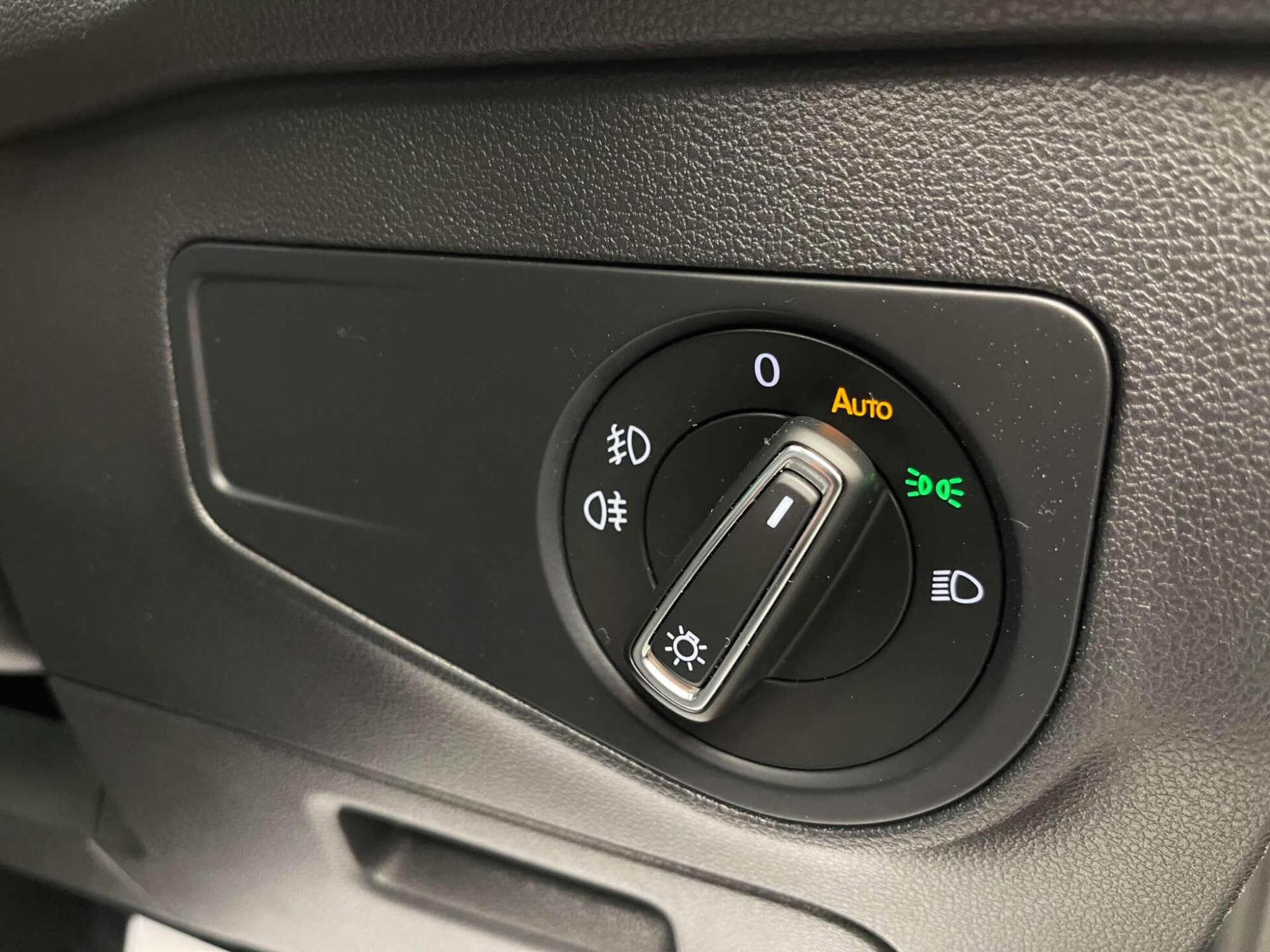 2017 Volkswagen TIGUAN image 19
