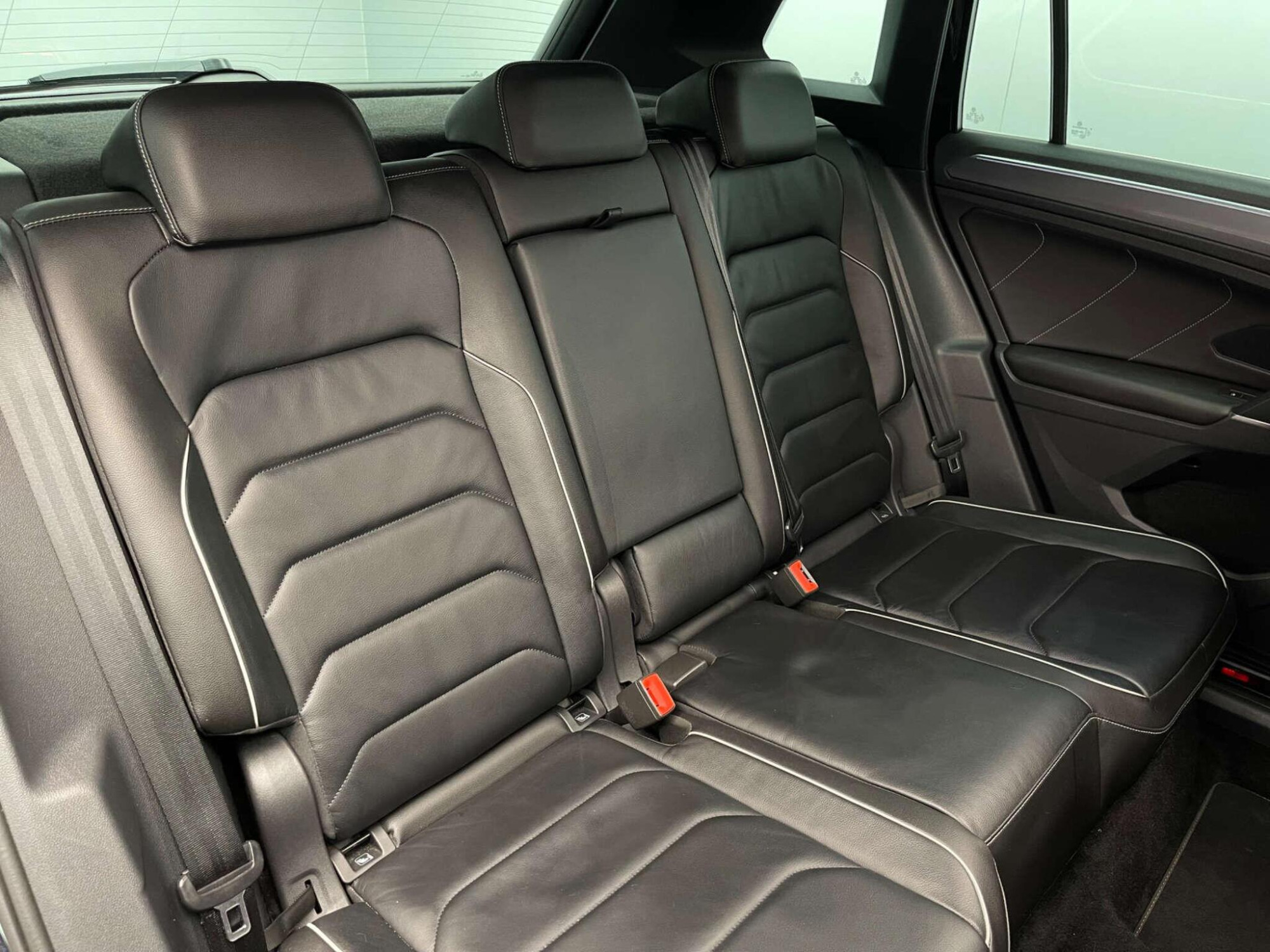 2017 Volkswagen TIGUAN image 31