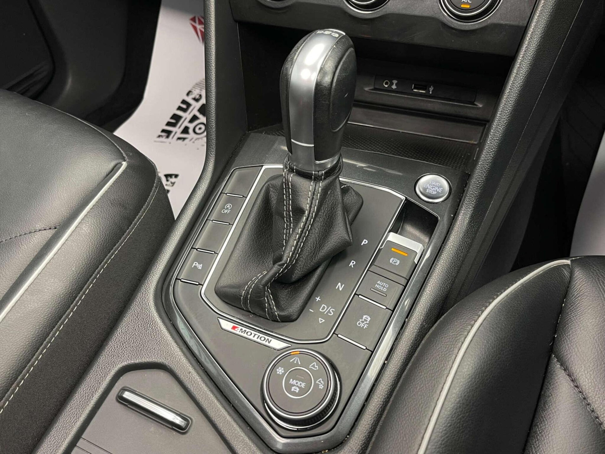 2017 Volkswagen TIGUAN image 23
