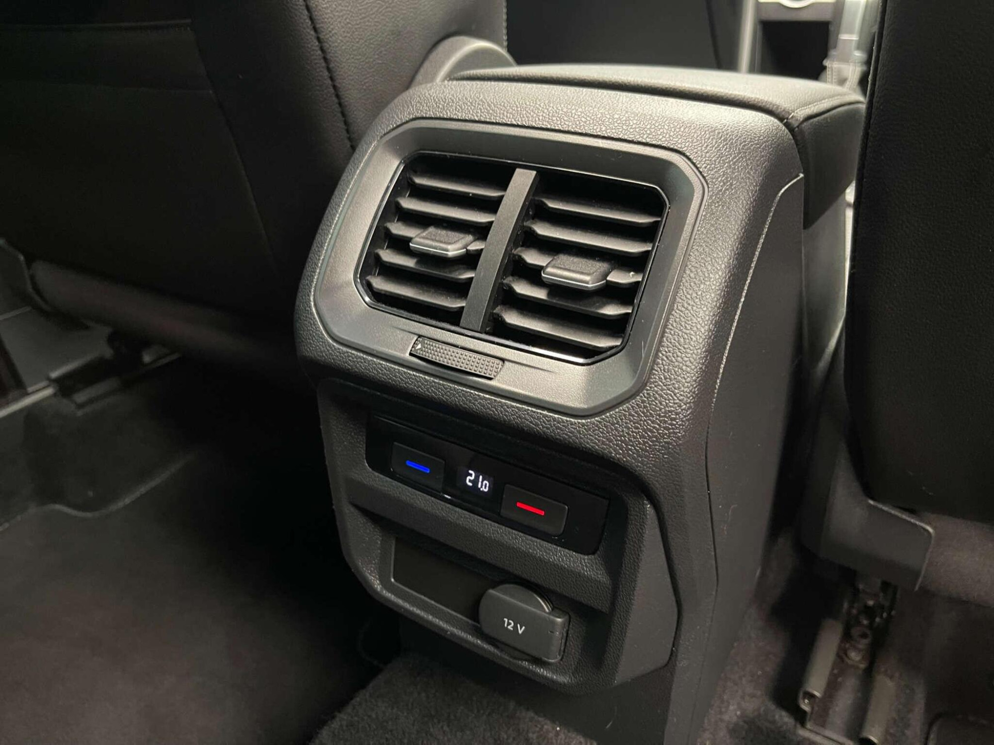 2017 Volkswagen TIGUAN image 29