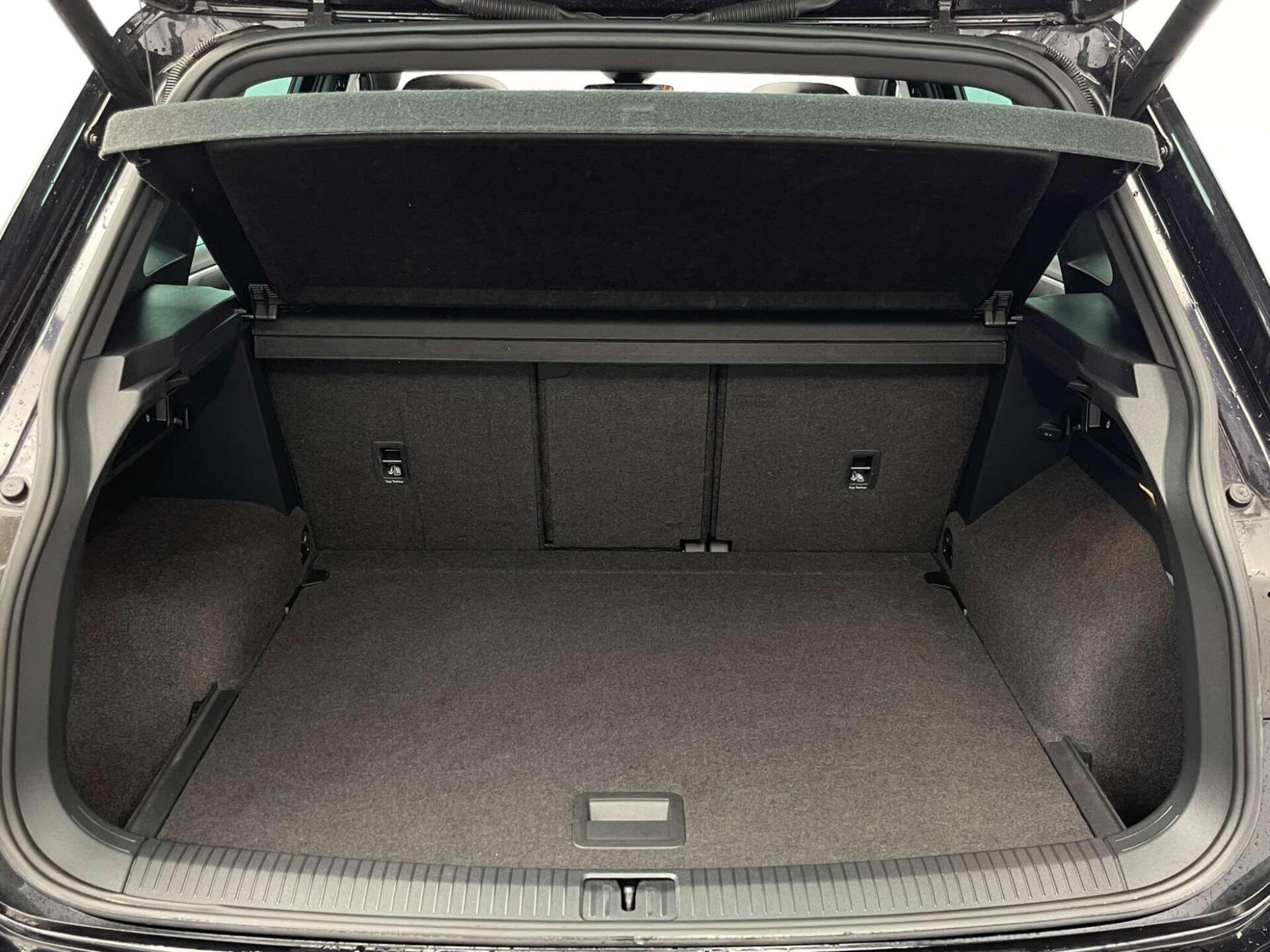 2017 Volkswagen TIGUAN image 40