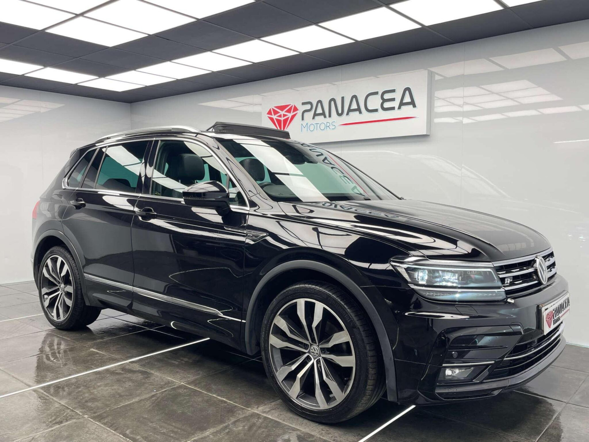 2017 Volkswagen TIGUAN image 3