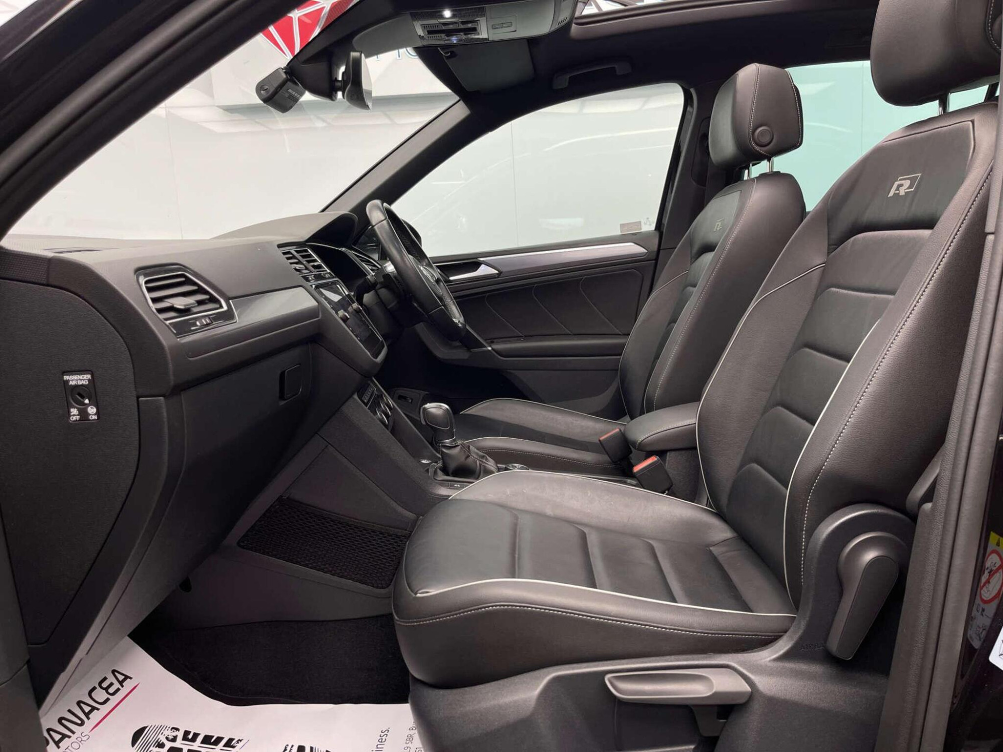 2017 Volkswagen TIGUAN image 44