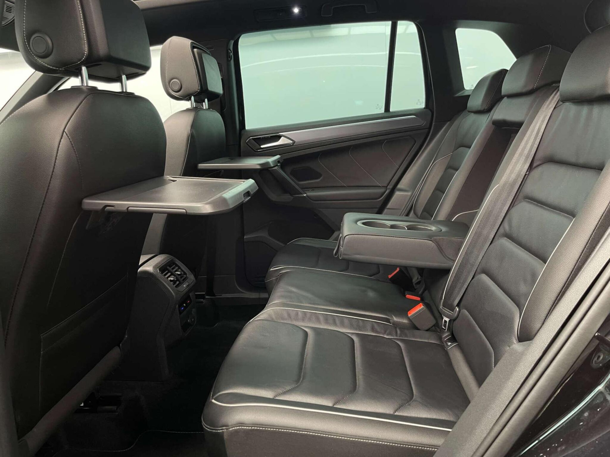 2017 Volkswagen TIGUAN image 48
