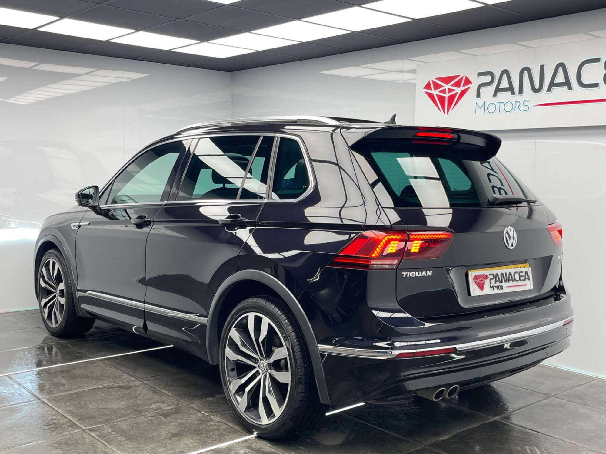 2017 Volkswagen TIGUAN image 34