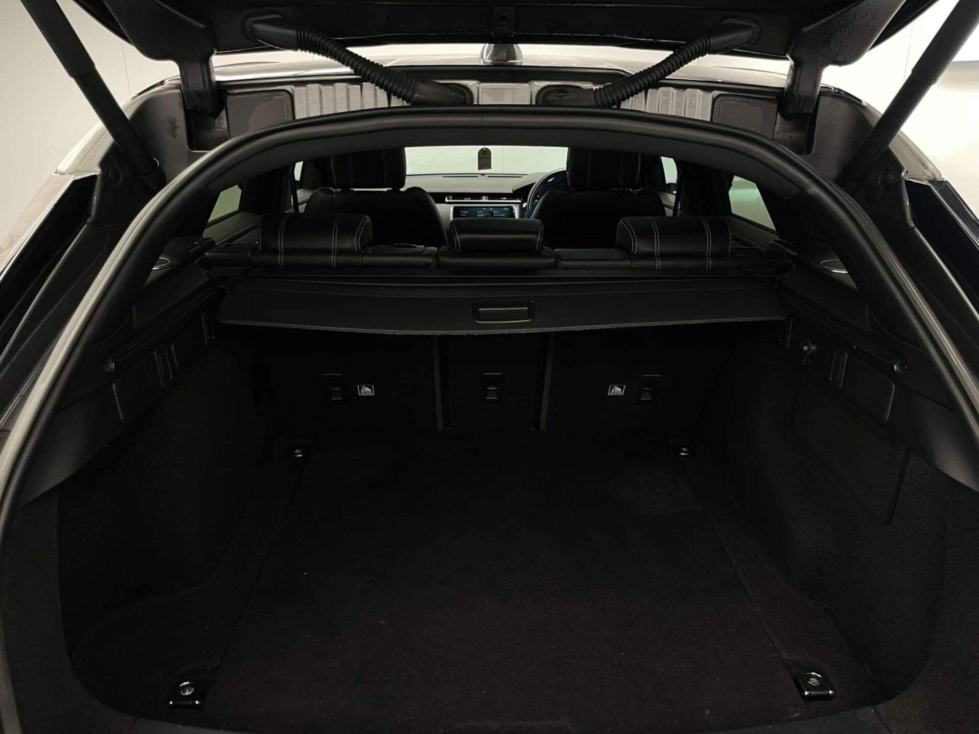 2018 Land Rover RANGE ROVER VELAR image 40