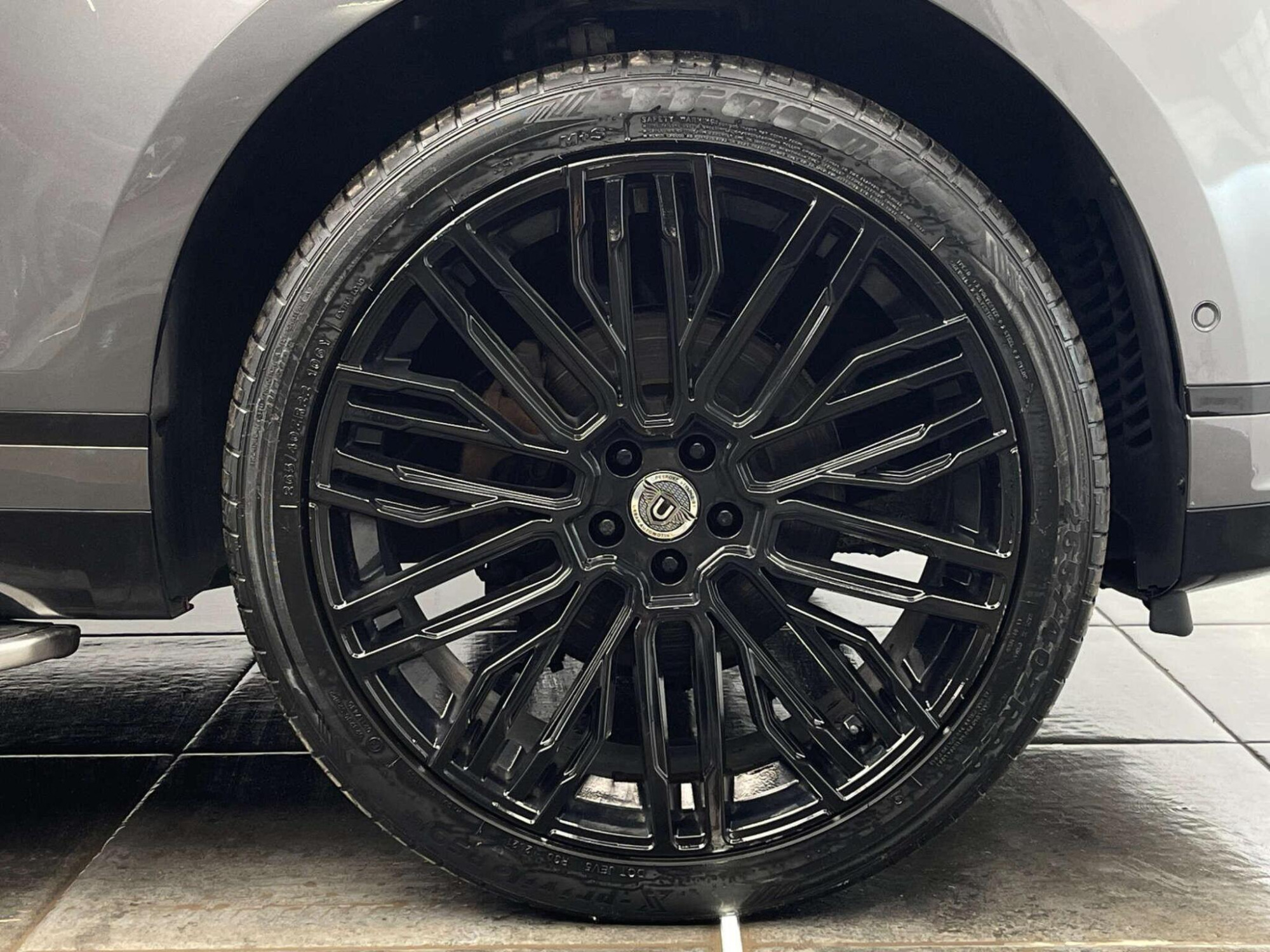 2018 Land Rover RANGE ROVER VELAR image 37