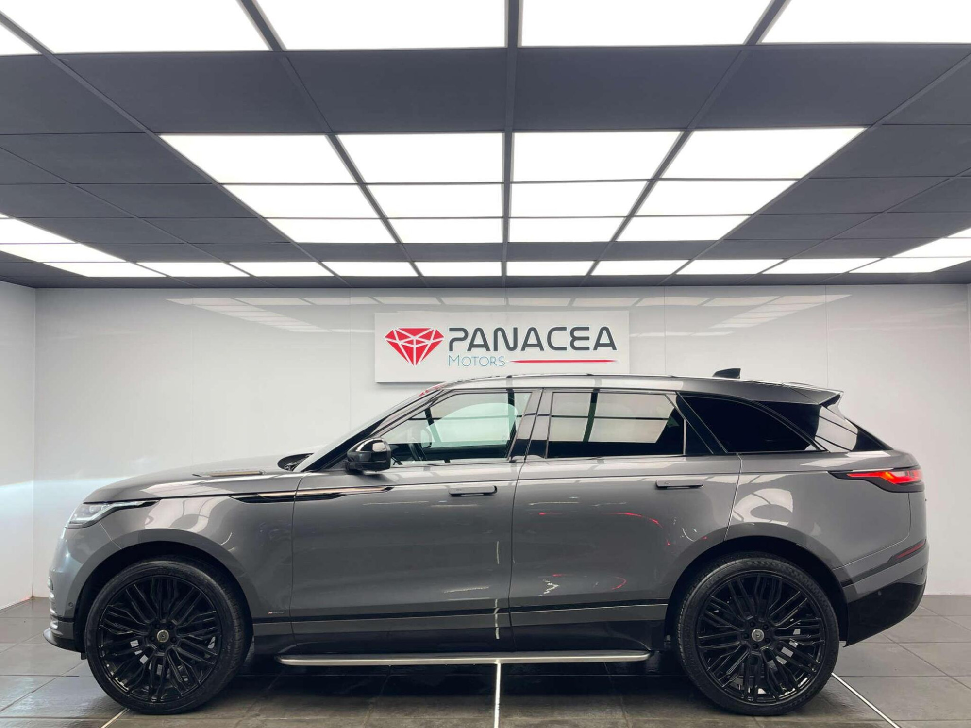 2018 Land Rover RANGE ROVER VELAR image 6