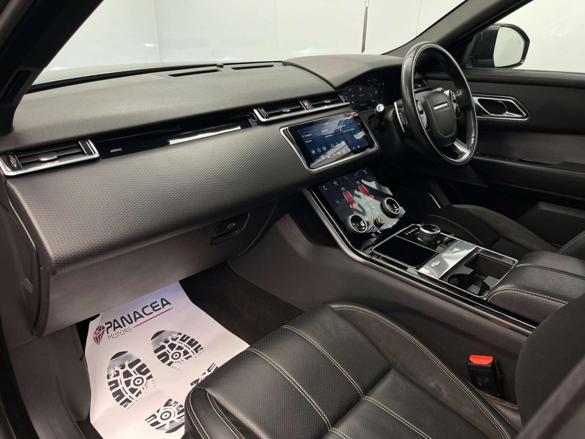 2018 Land Rover RANGE ROVER VELAR image 27