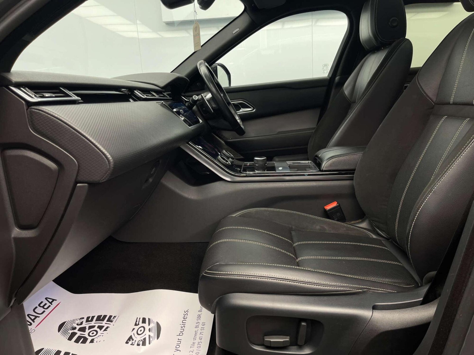 2018 Land Rover RANGE ROVER VELAR image 25
