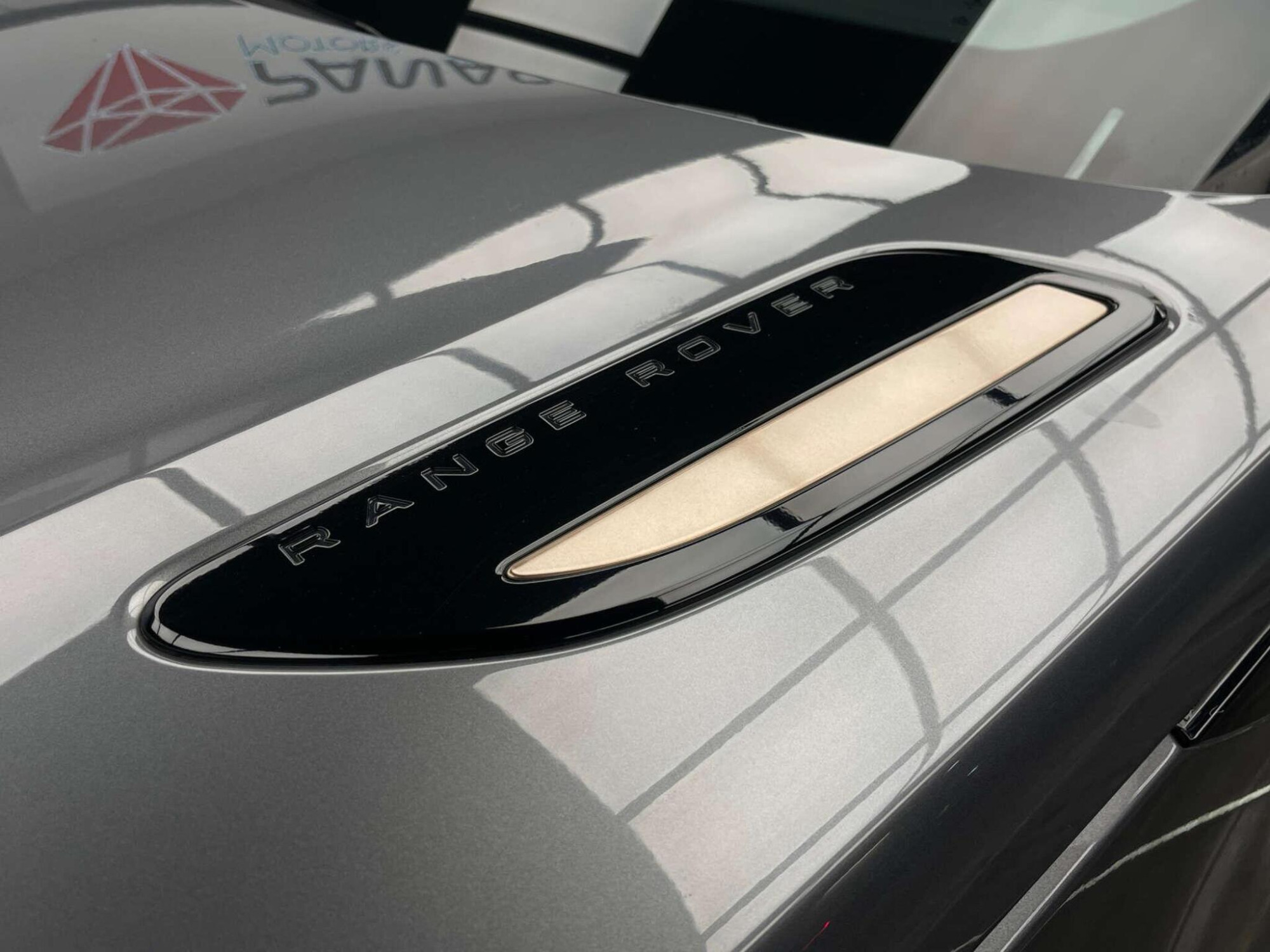 2018 Land Rover RANGE ROVER VELAR image 34