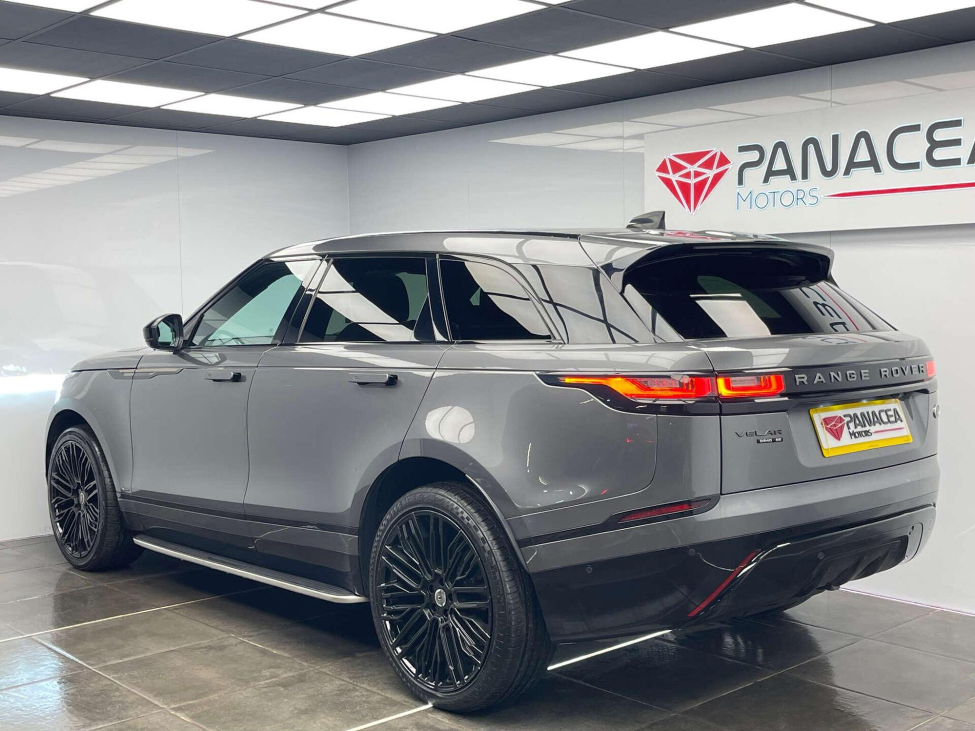 2018 Land Rover RANGE ROVER VELAR image 7