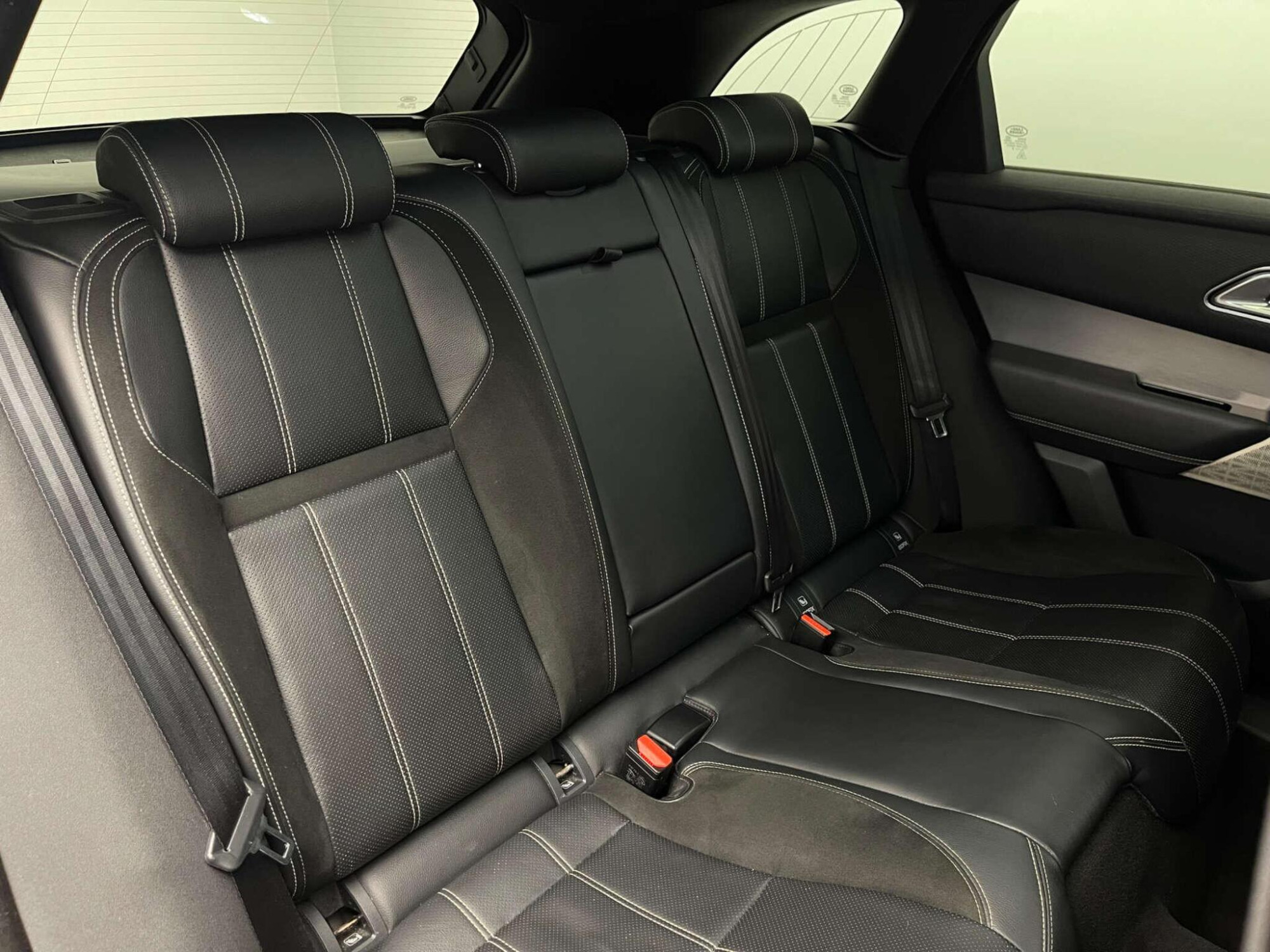 2018 Land Rover RANGE ROVER VELAR image 21