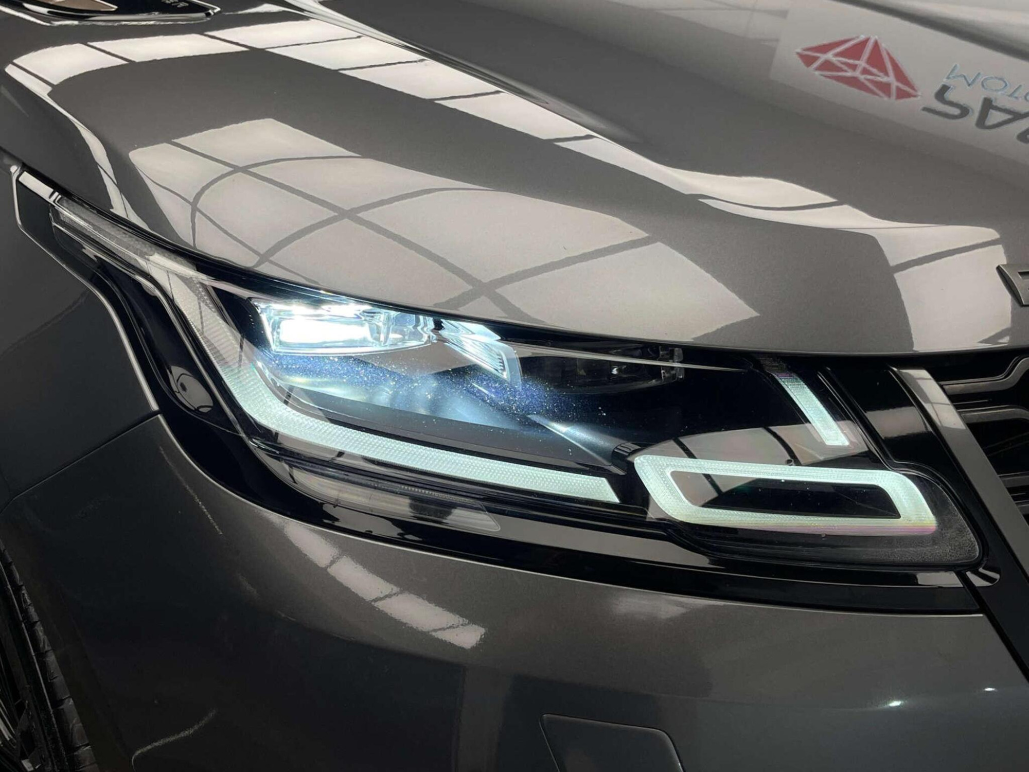 2018 Land Rover RANGE ROVER VELAR image 43