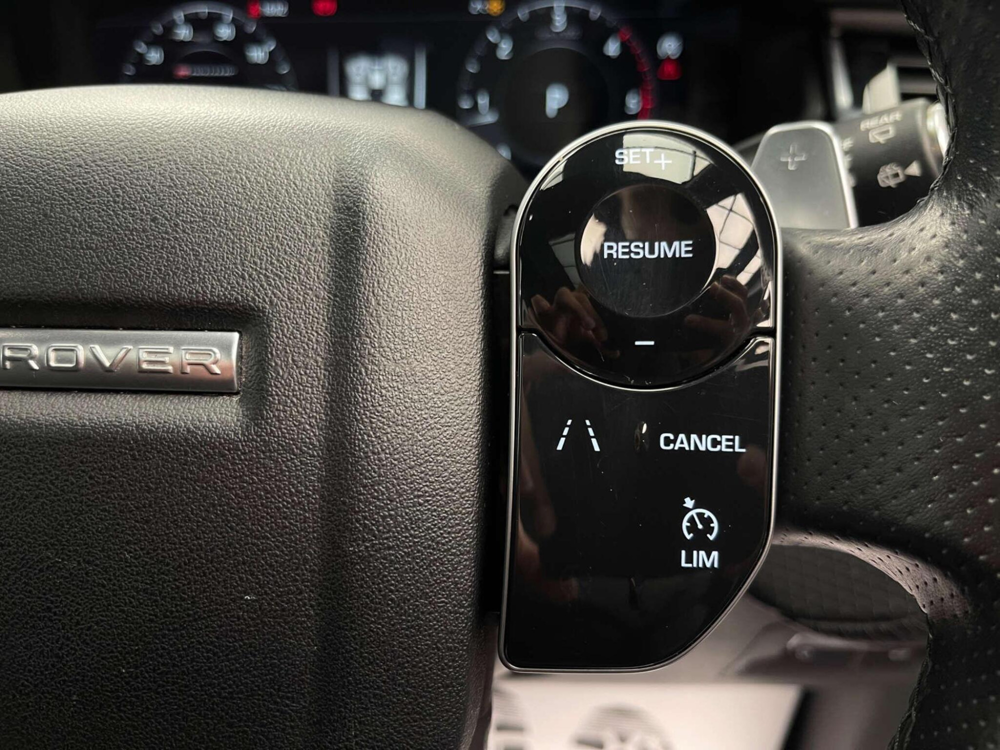 2018 Land Rover RANGE ROVER VELAR image 16