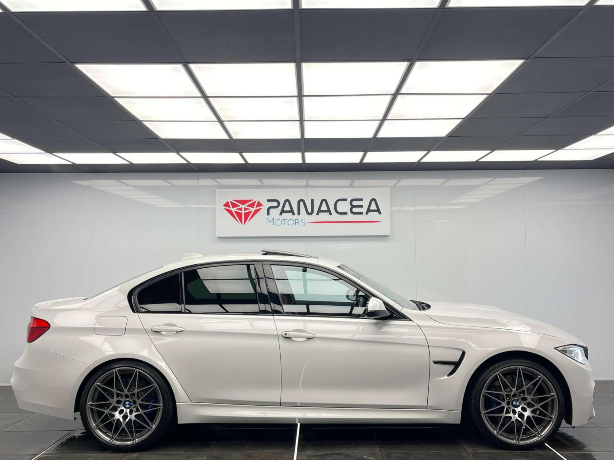 2016 BMW M3 image 2