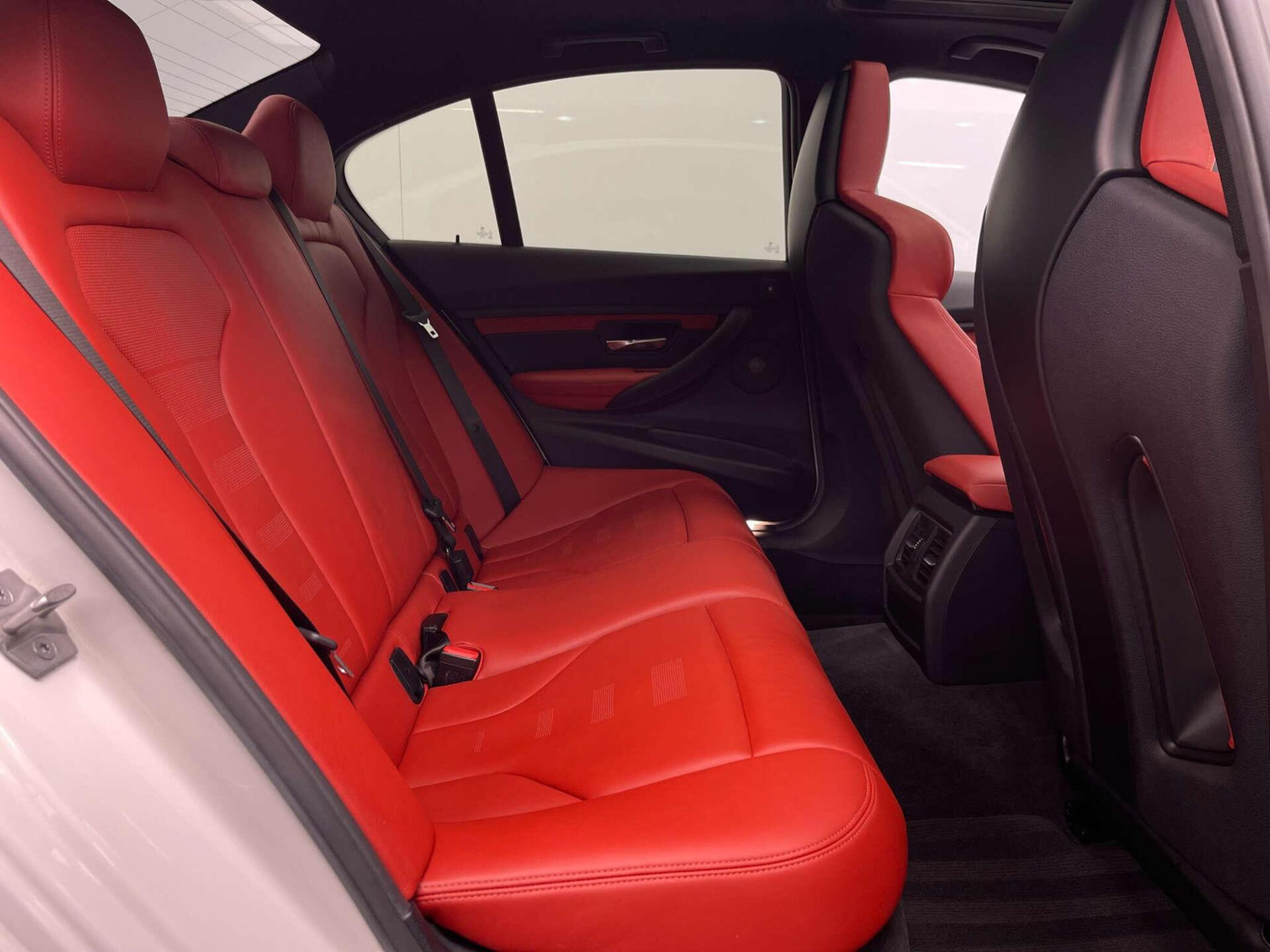 2016 BMW M3 image 32