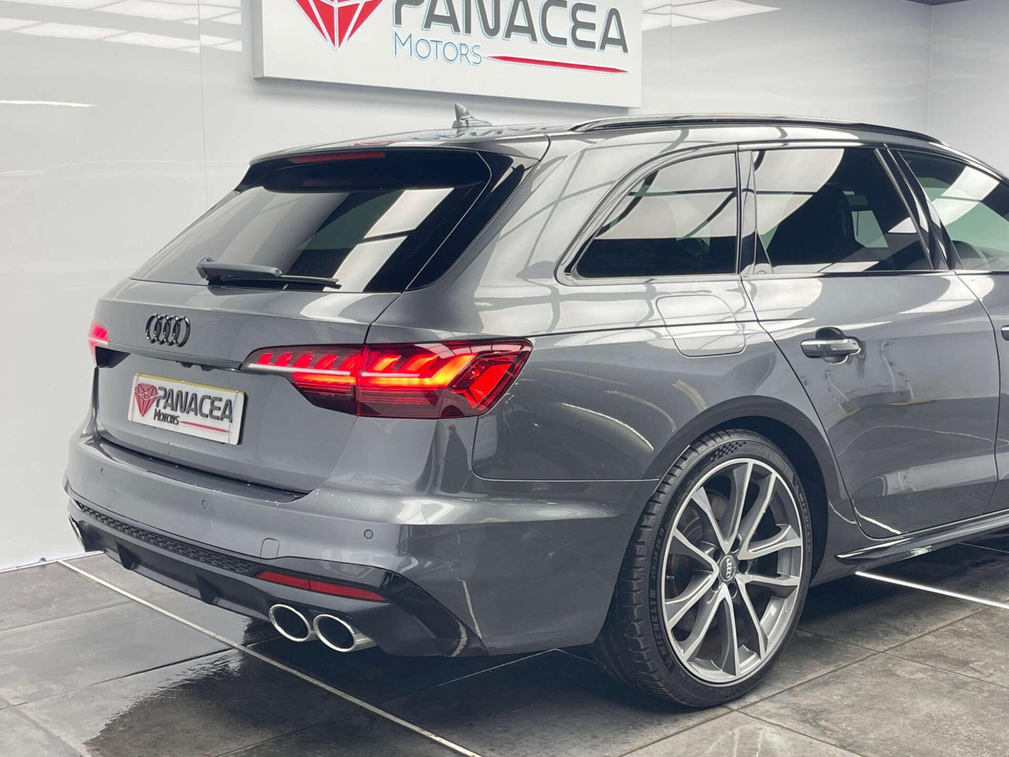 2020 Audi S4 image 10