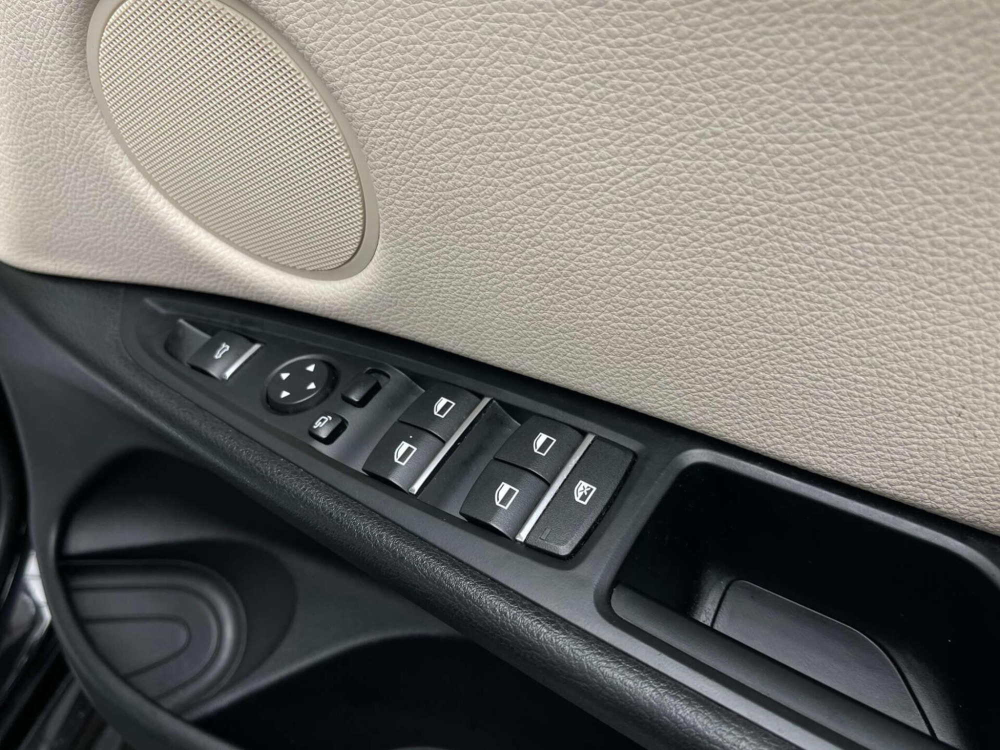 2016 BMW X5 image 17