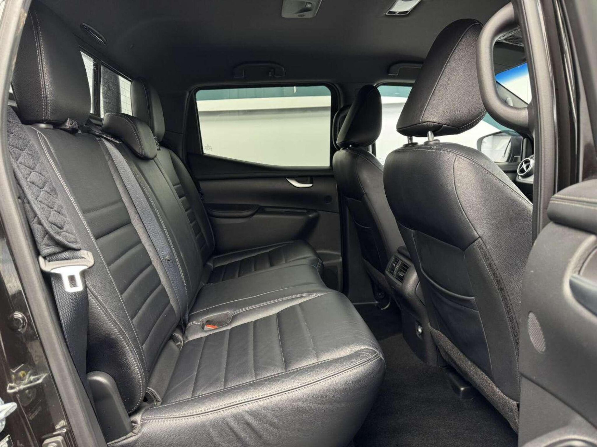 2018 Mercedes-Benz X-CLASS image 15