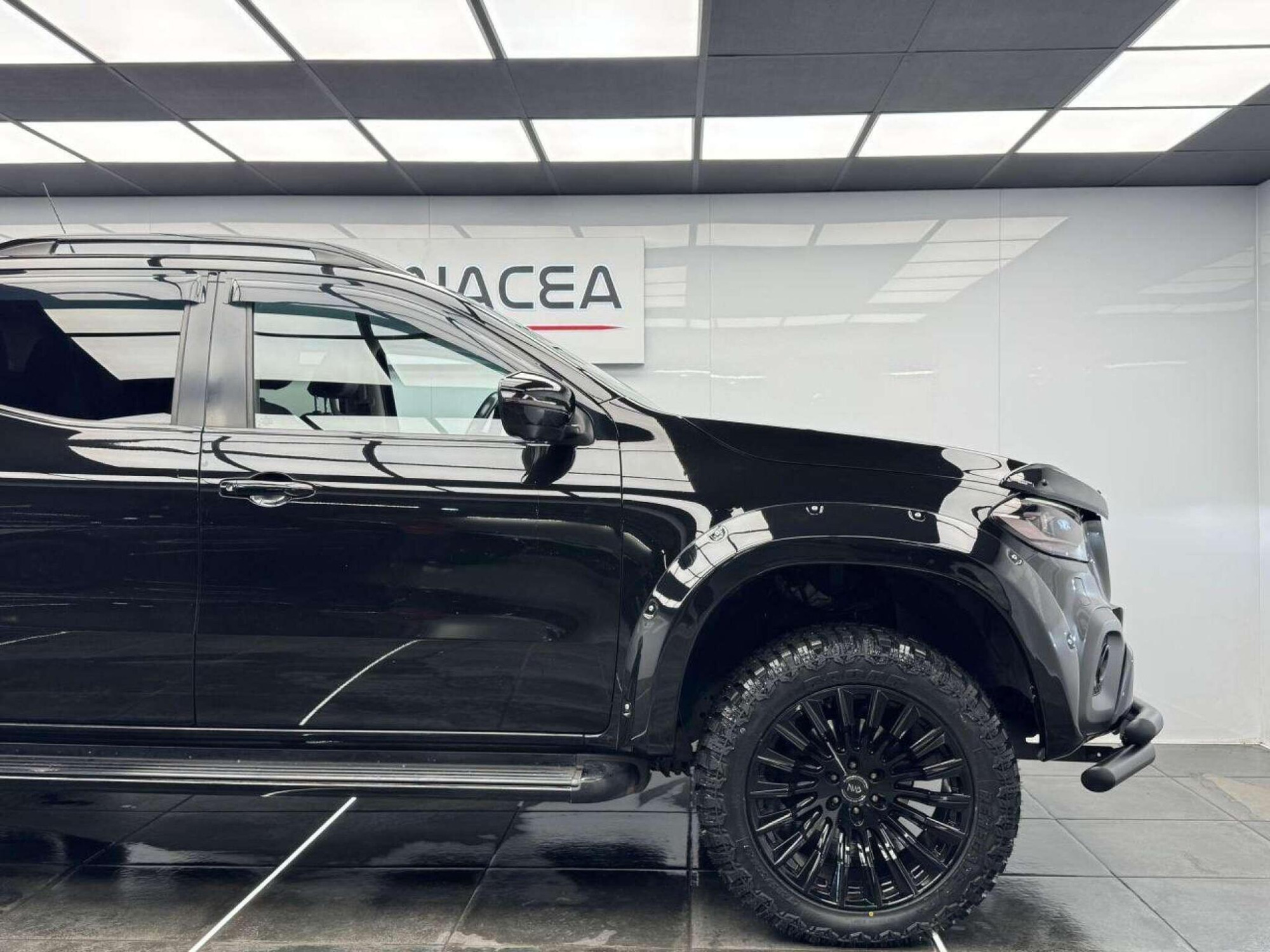 2018 Mercedes-Benz X-CLASS image 26
