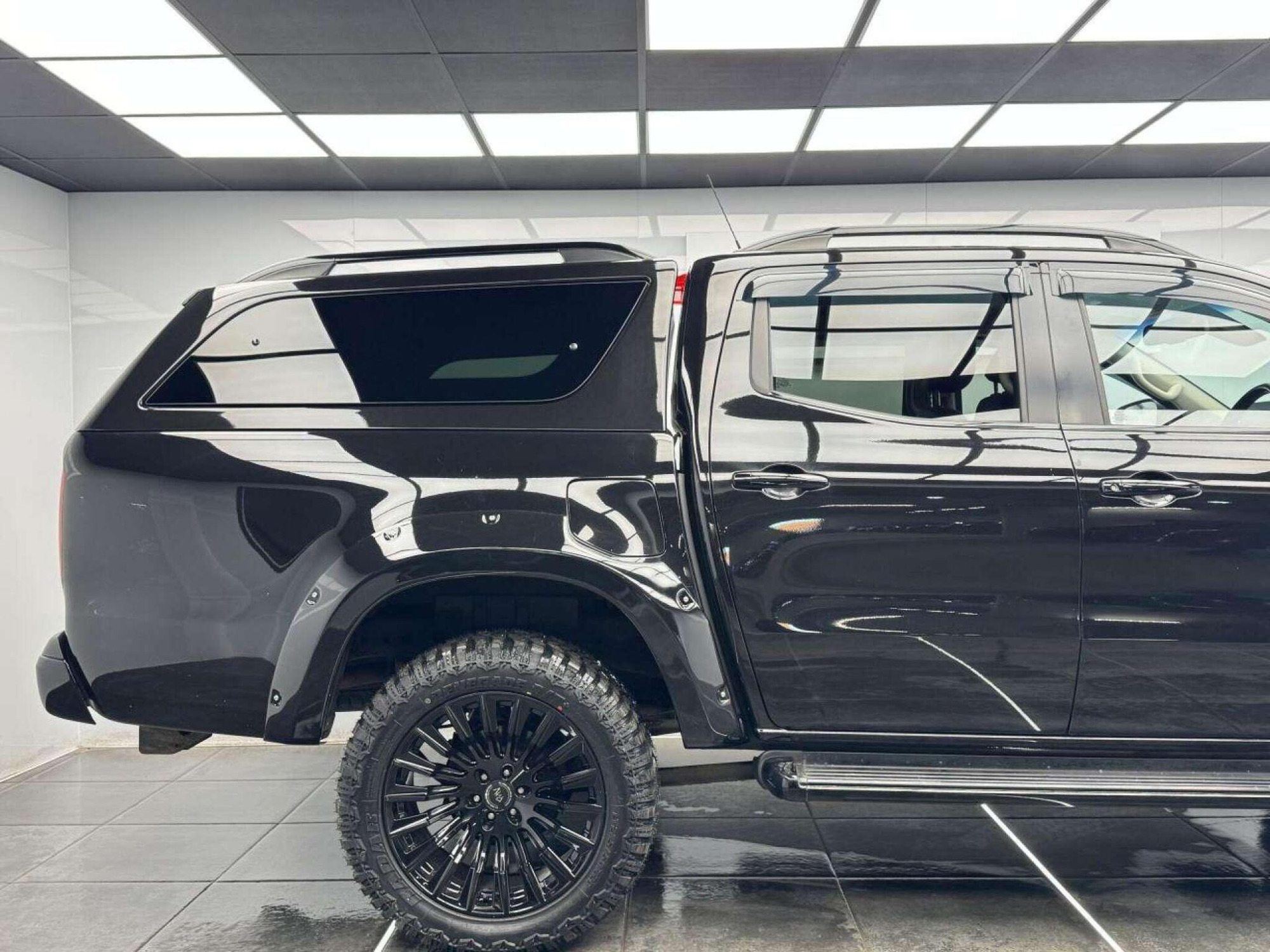 2018 Mercedes-Benz X-CLASS image 25