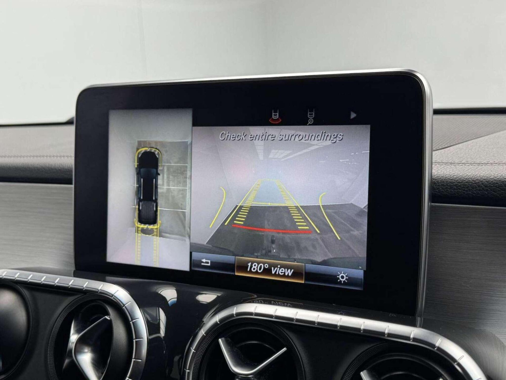 2018 Mercedes-Benz X-CLASS image 33