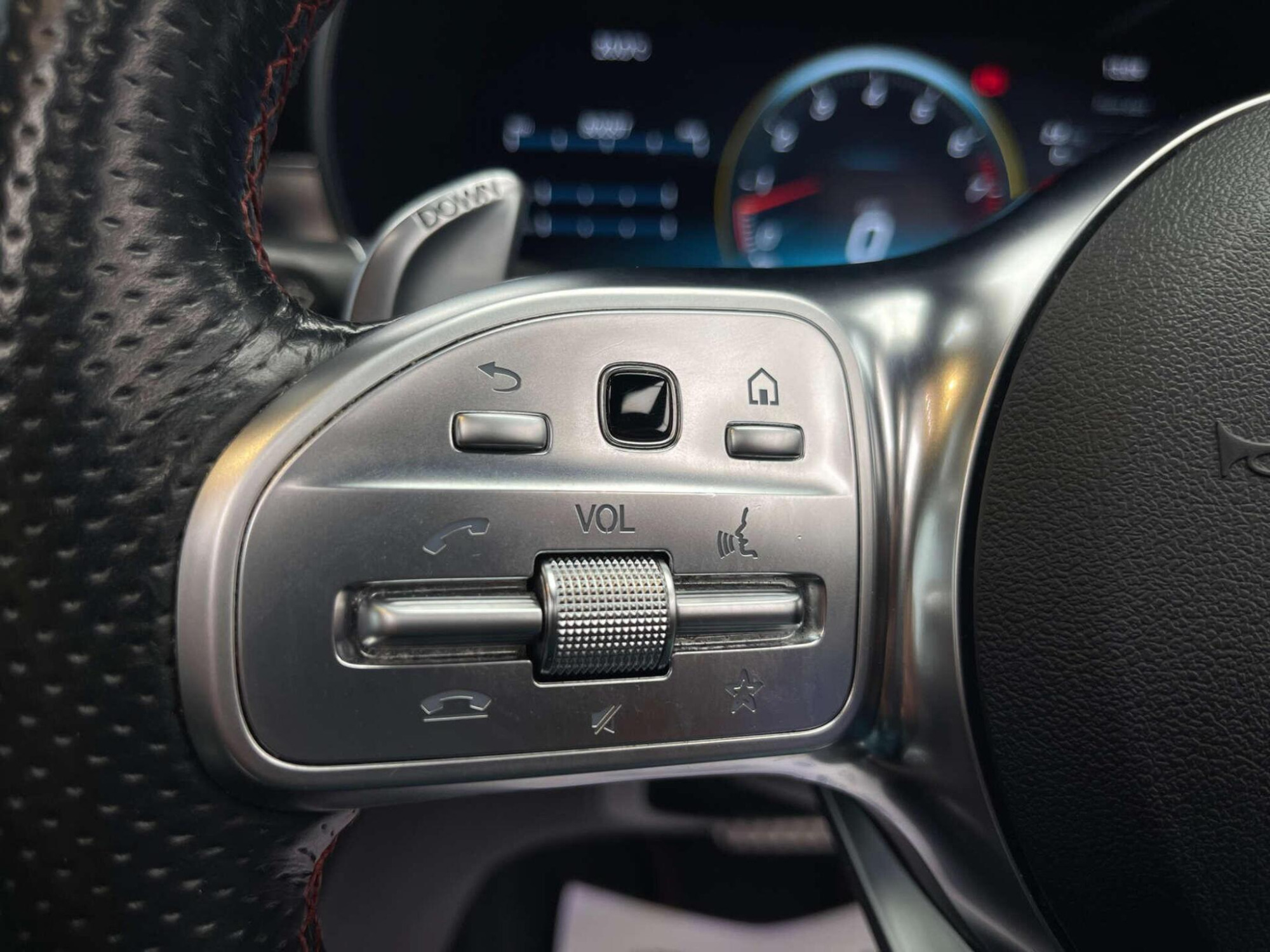2019 Mercedes-Benz C-CLASS image 18
