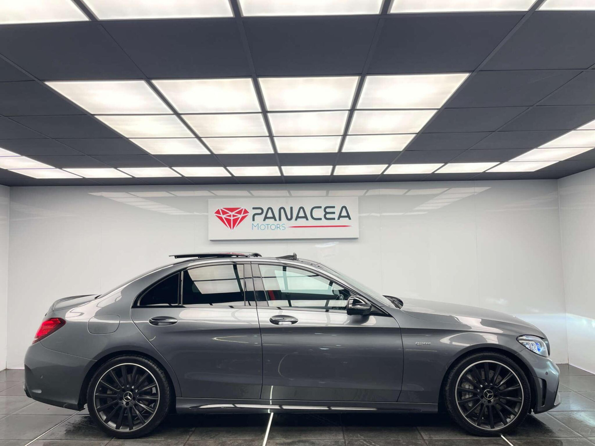 2019 Mercedes-Benz C-CLASS image 3