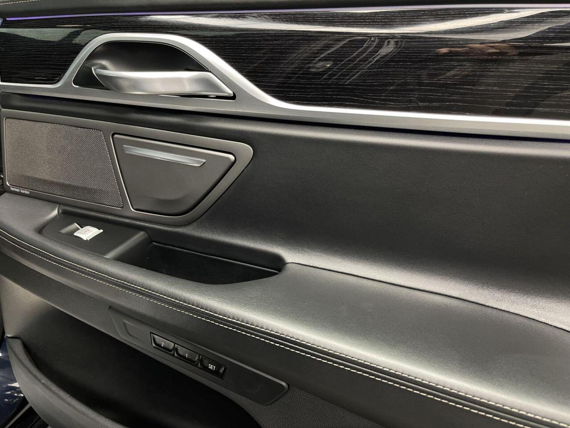 2018 BMW 7 SERIES image 31