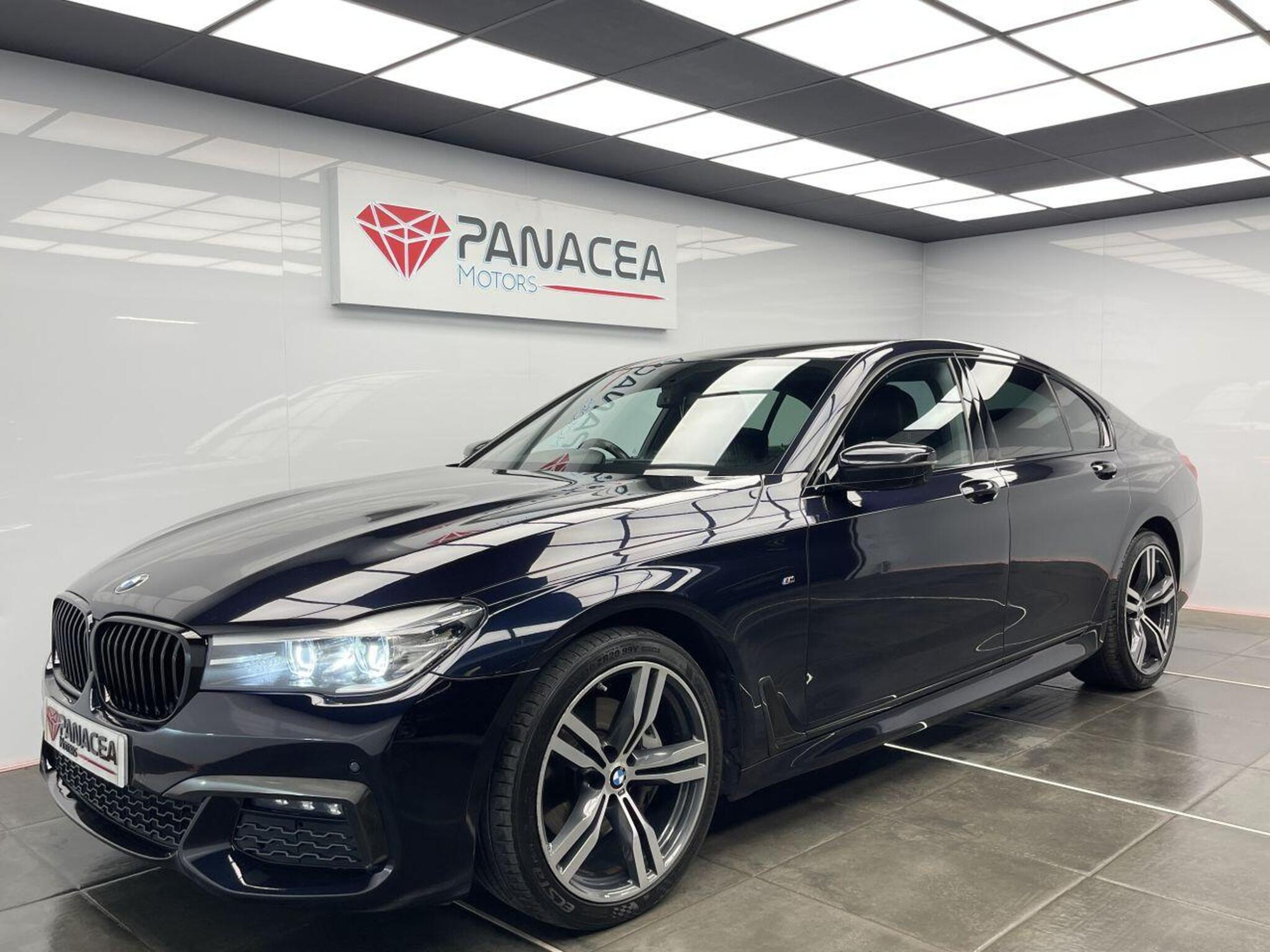 2018 BMW 7 SERIES image 36