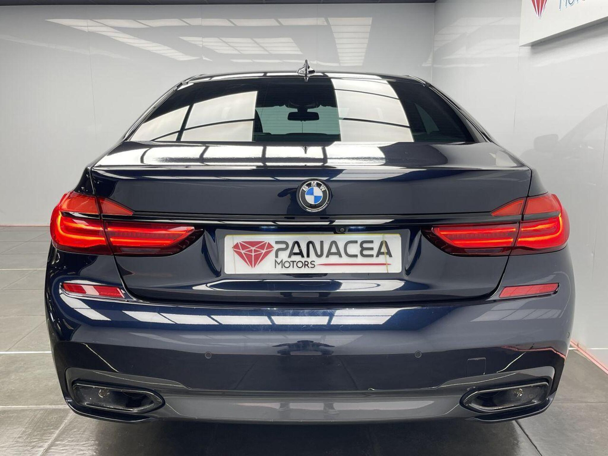 2018 BMW 7 SERIES image 38