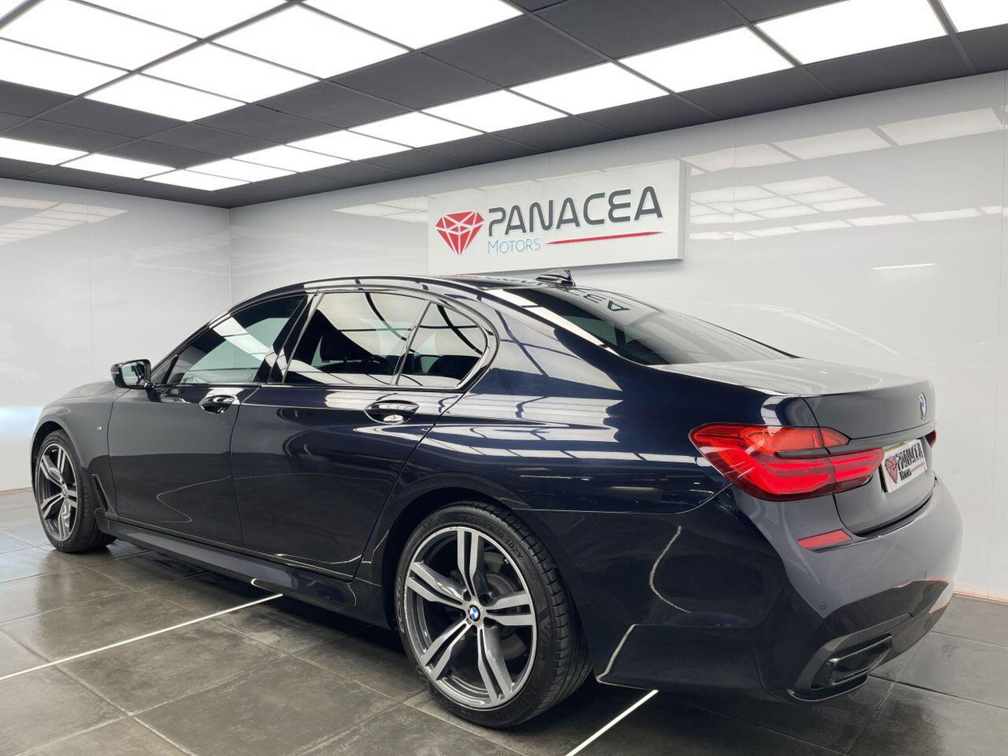 2018 BMW 7 SERIES image 37