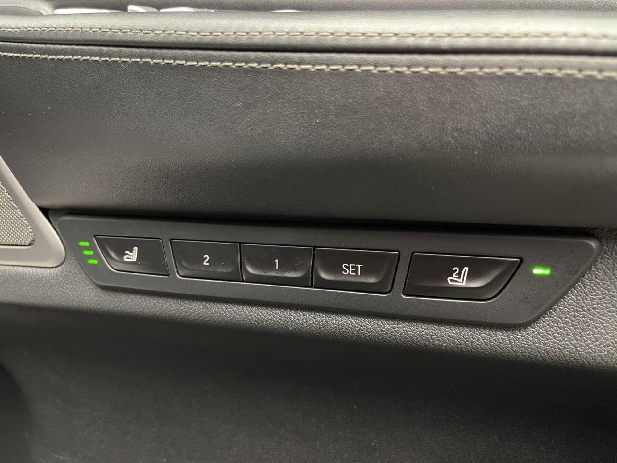 2018 BMW 7 SERIES image 16