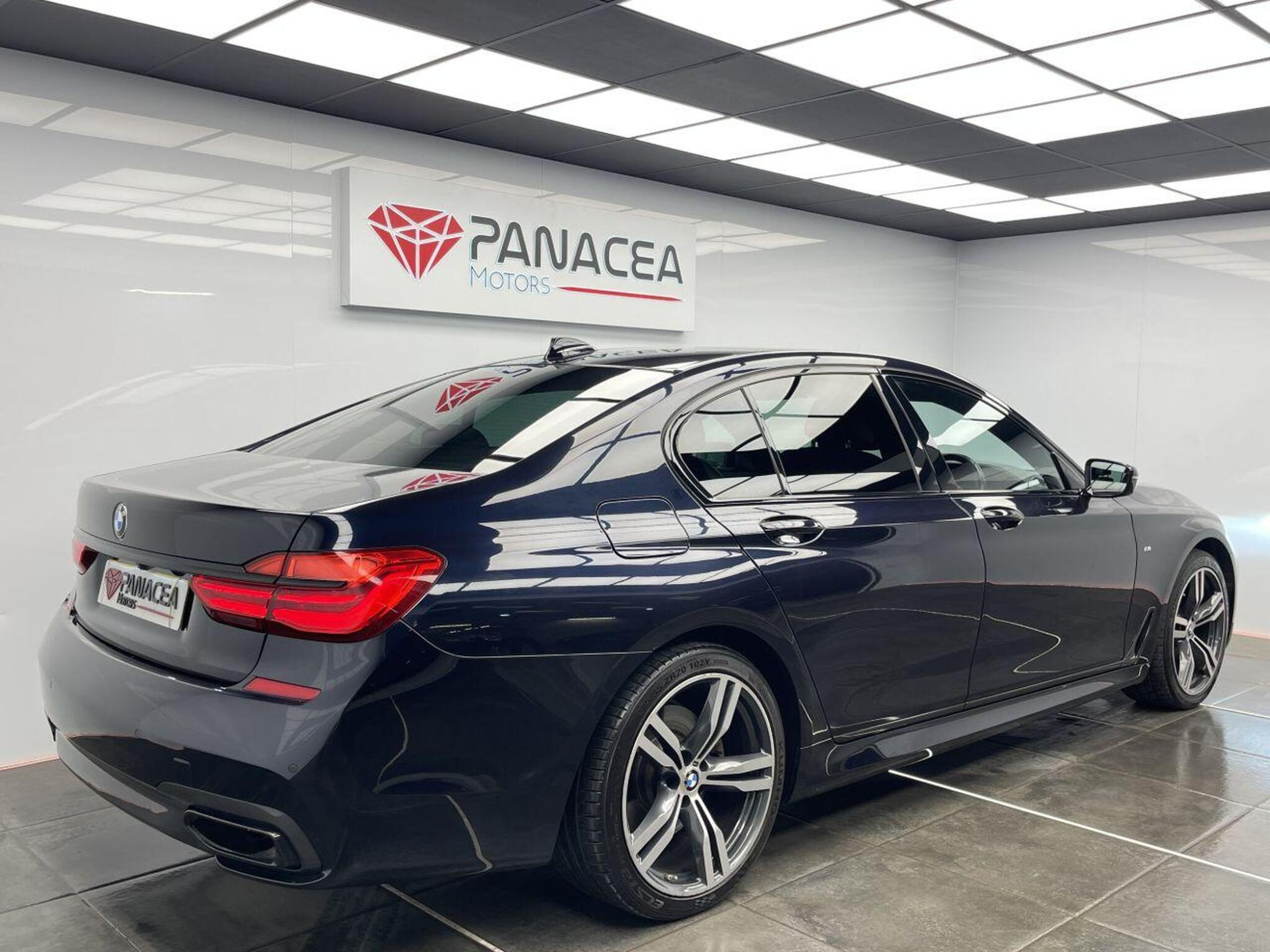 2018 BMW 7 SERIES image 4