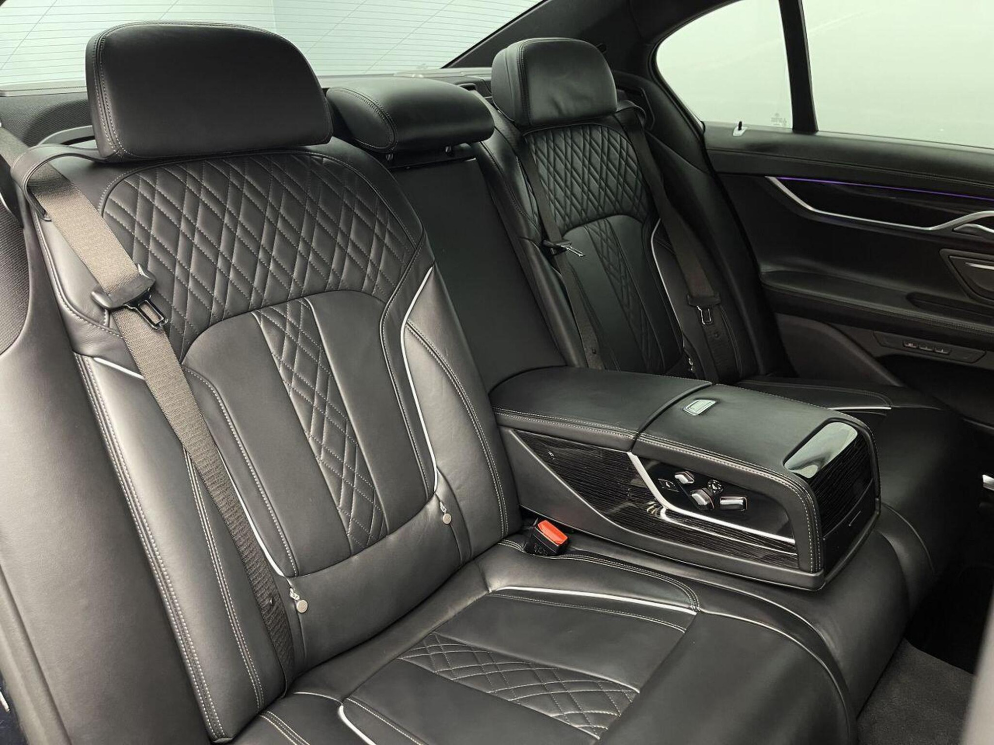 2018 BMW 7 SERIES image 27
