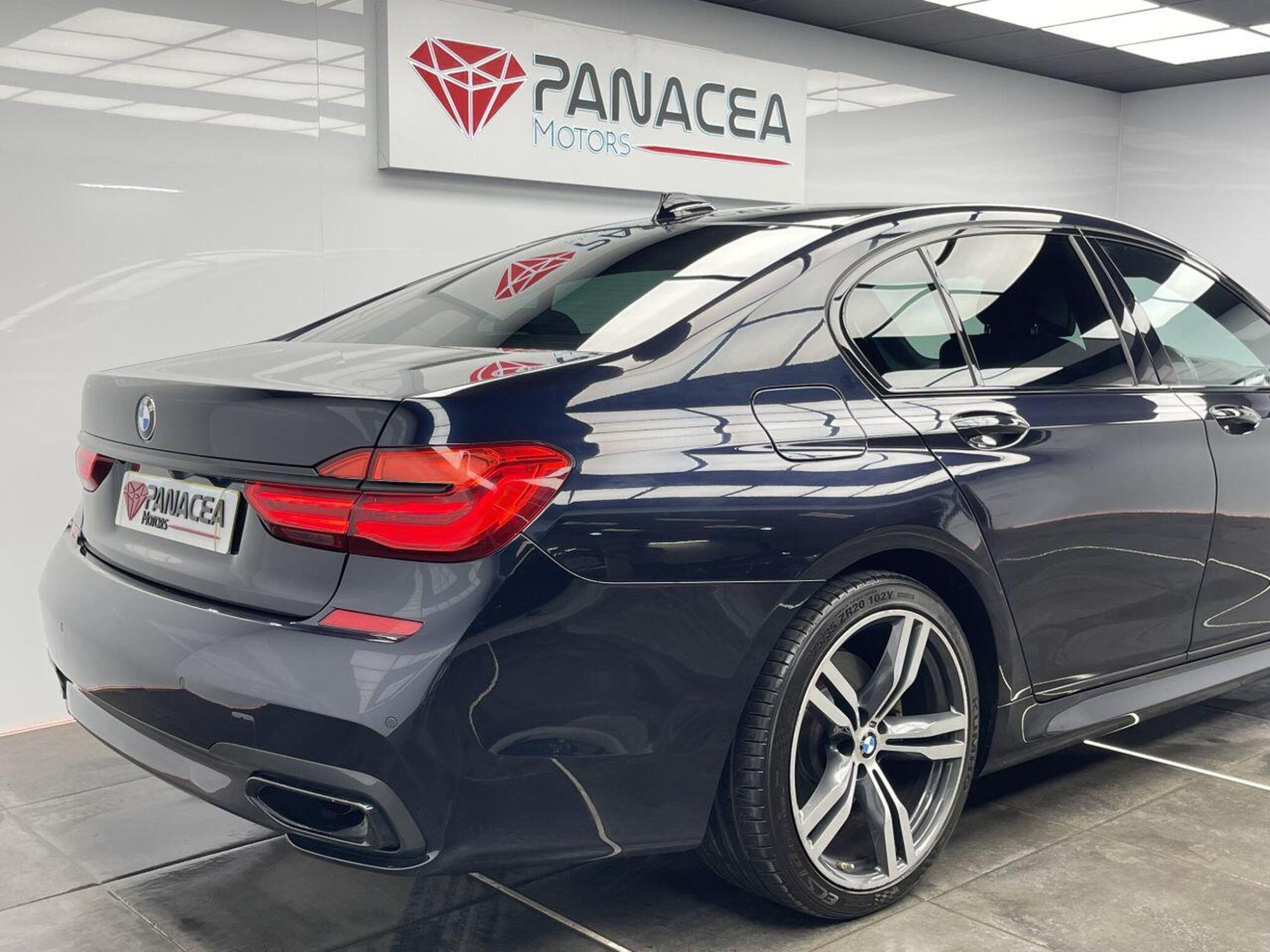 2018 BMW 7 SERIES image 7