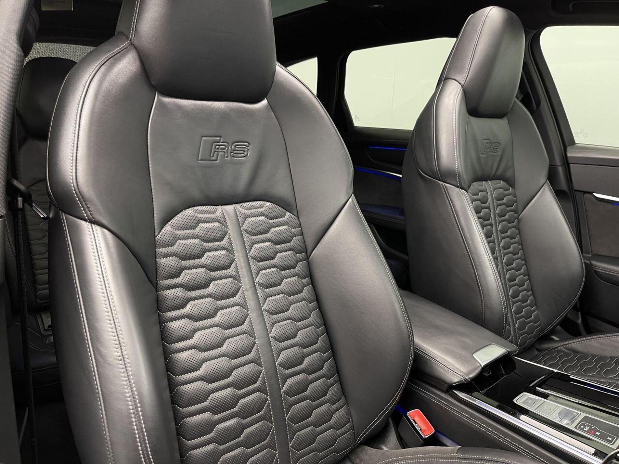 2021 Audi RS6 AVANT image 18