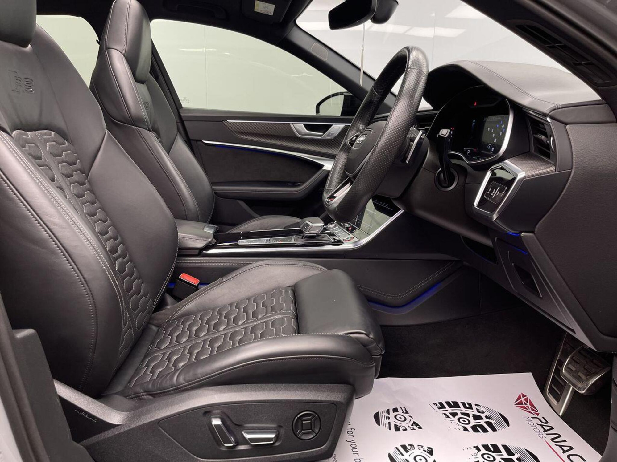 2021 Audi RS6 AVANT image 17