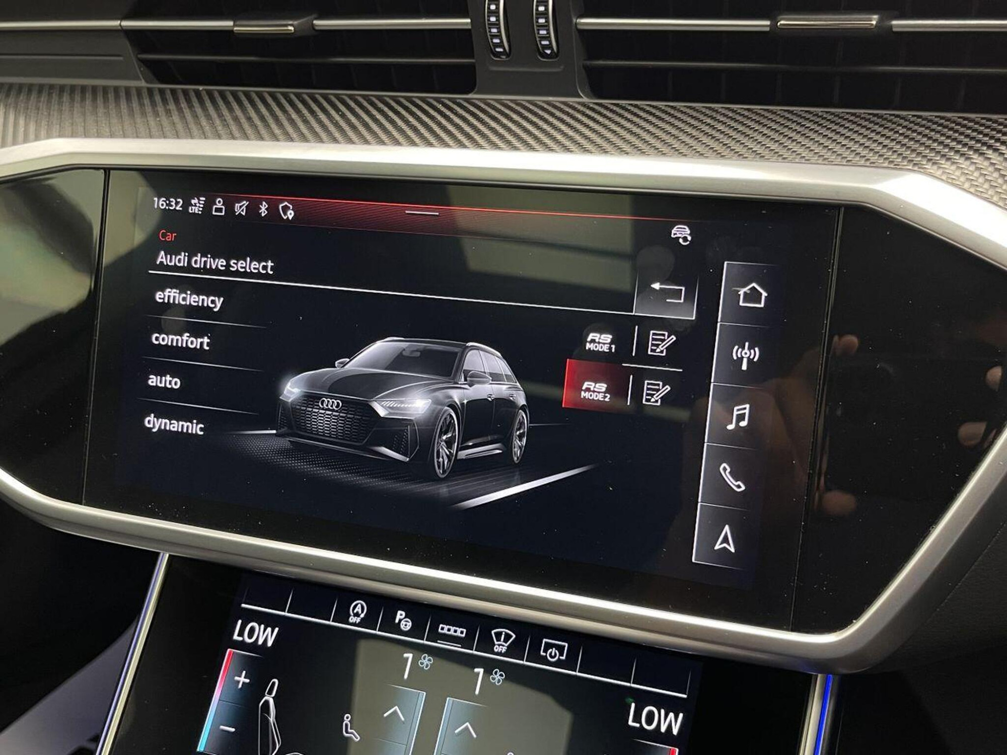 2021 Audi RS6 AVANT image 38